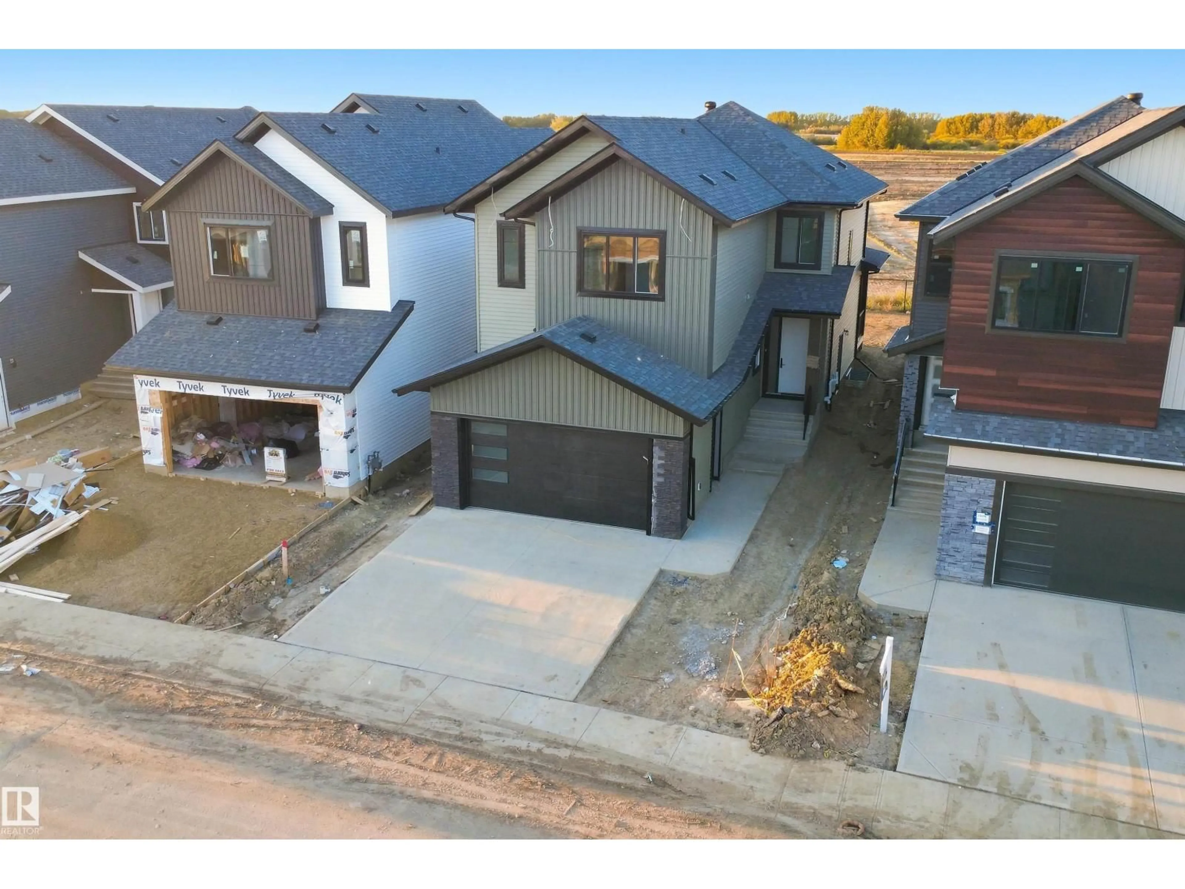 A pic from outside/outdoor area/front of a property/back of a property/a pic from drone, street for NW - 13140 187 AV, Edmonton Alberta T6V0N3