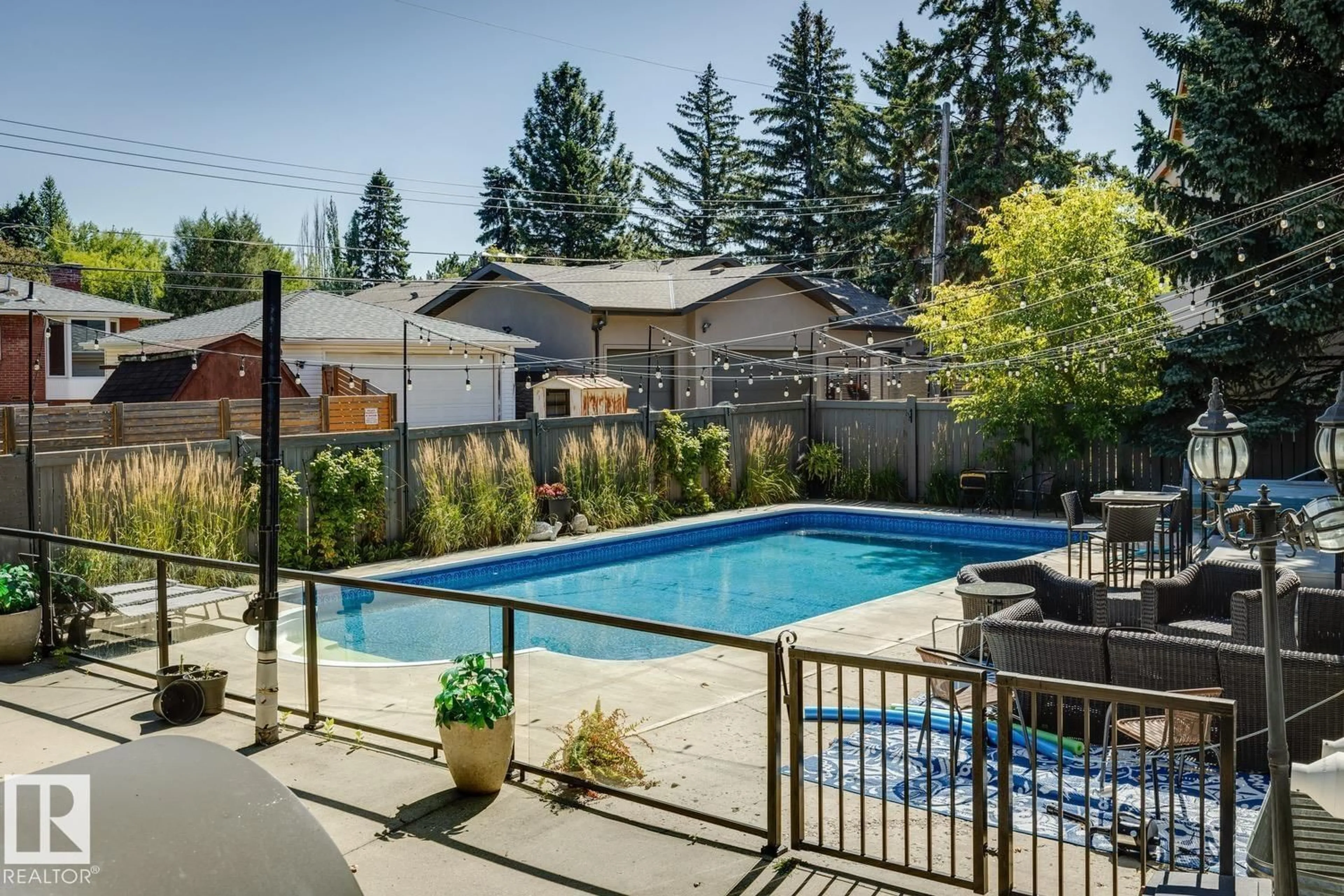 Pool for 5 RIVERSIDE CR, Edmonton Alberta T5N3M4