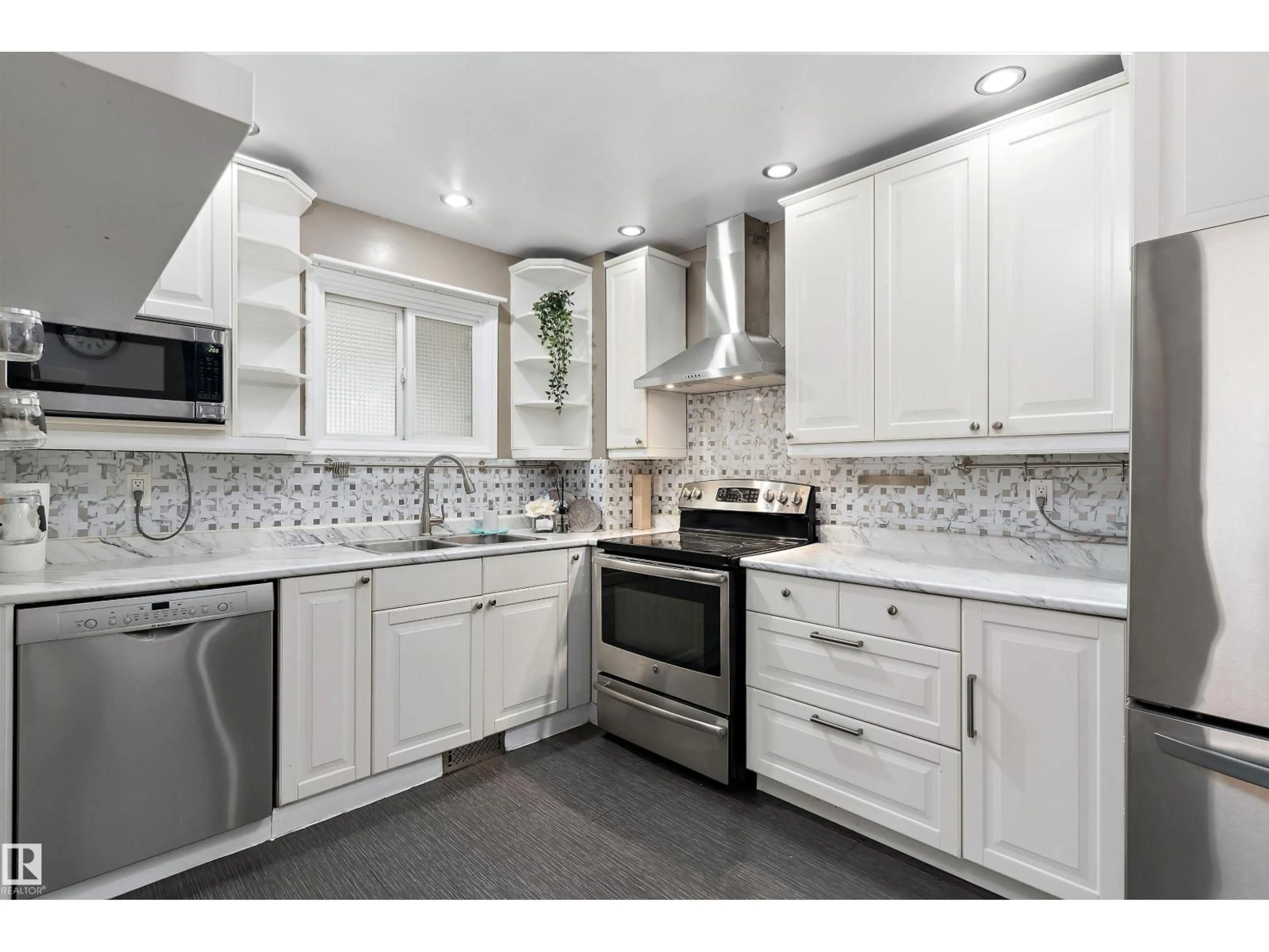 Contemporary kitchen, ceramic/tile floor for NW - 500 WILLOW CO, Edmonton Alberta T5T2K7