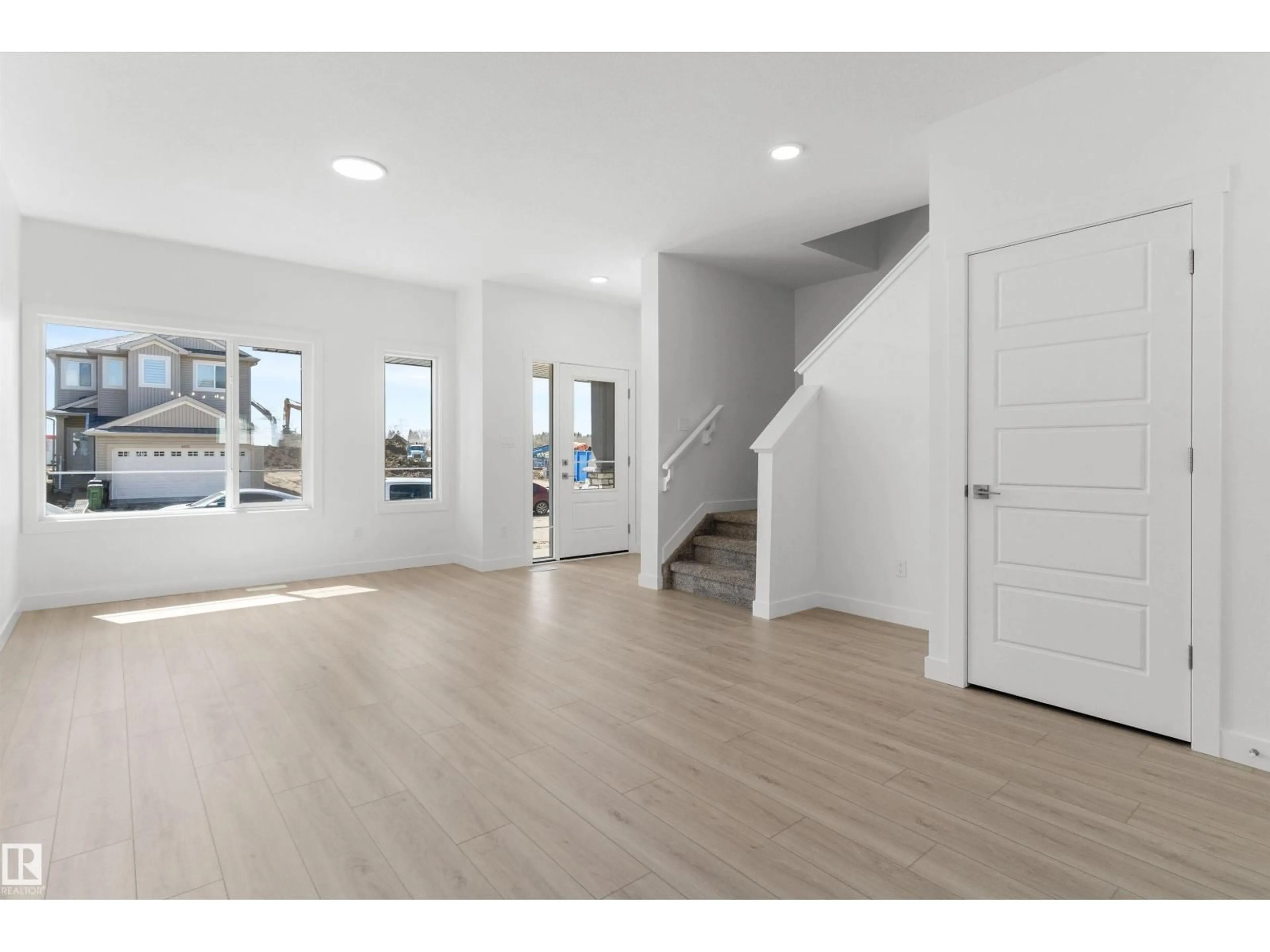 Indoor entryway for 21 ELIS LI, Spruce Grove Alberta T7X4T8
