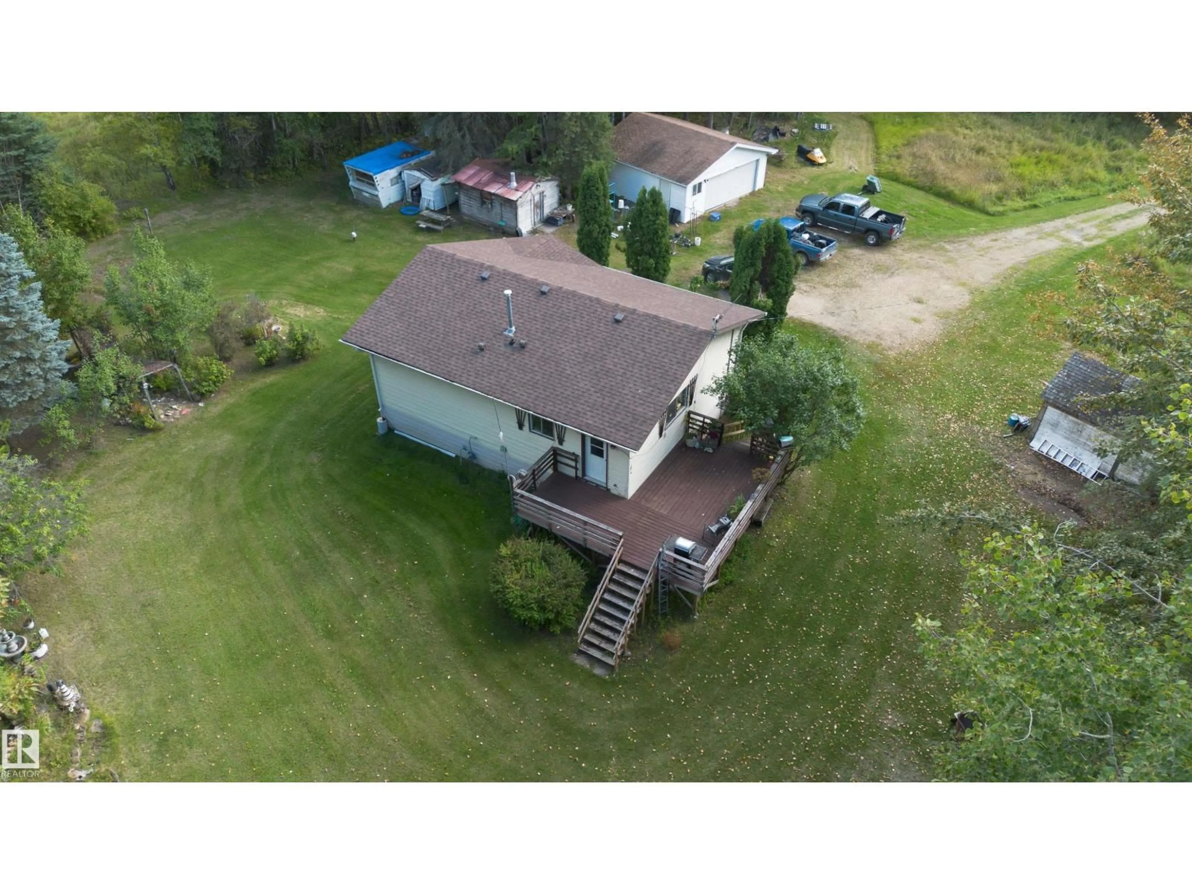 A pic from outside/outdoor area/front of a property/back of a property/a pic from drone, unknown for 14060 TOWNSHIP ROAD 650, Rural Lesser Slave River M.D. Alberta T0G0Y0