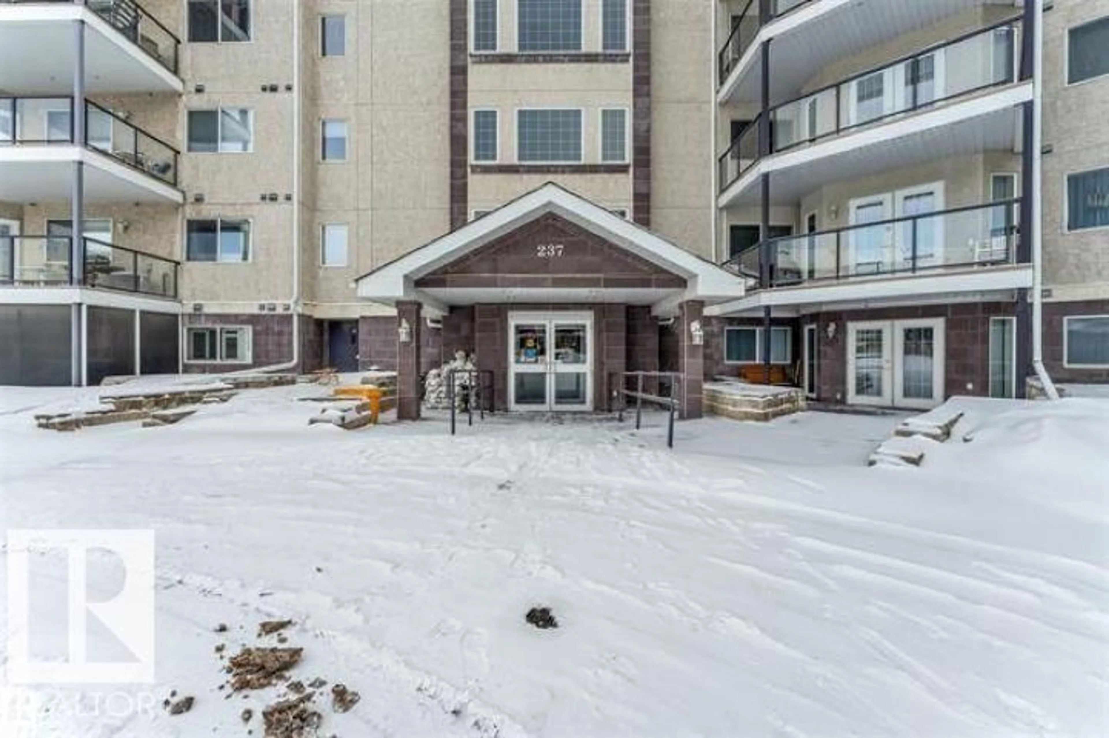 Patio, unknown for 237 - 316 YOUVILLE DRIVE NW, Edmonton Alberta T6L7G2