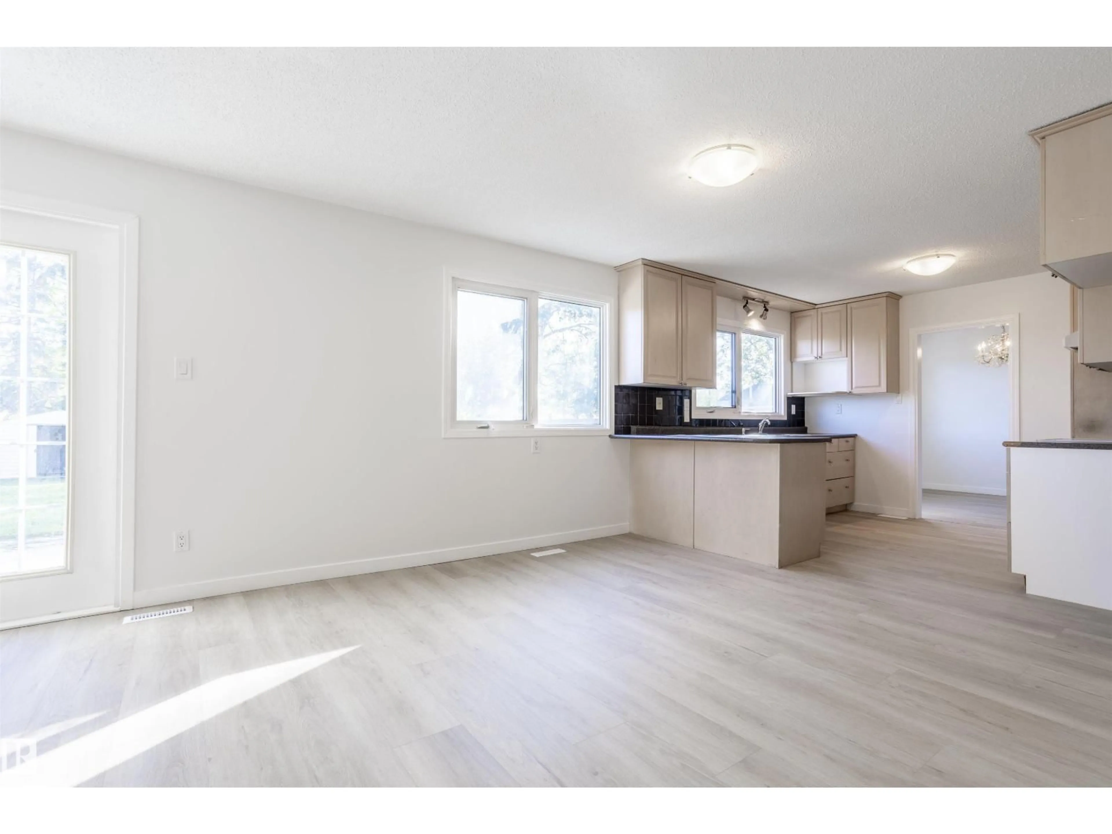 Unknown for 17927 80 AV, Edmonton Alberta T5T0S6