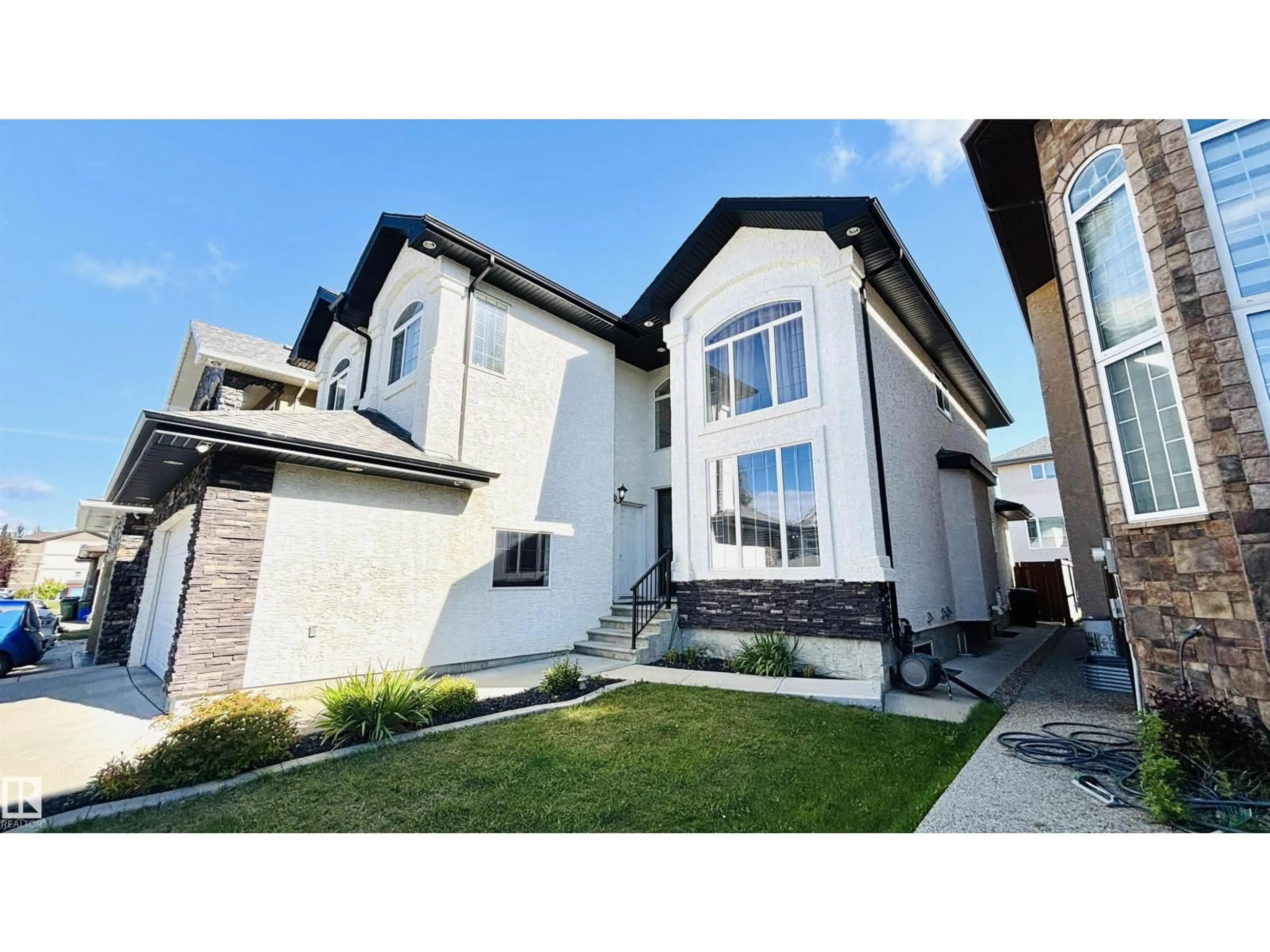 Home with vinyl exterior material, street for 1515 68 ST, Edmonton Alberta T6X0G8