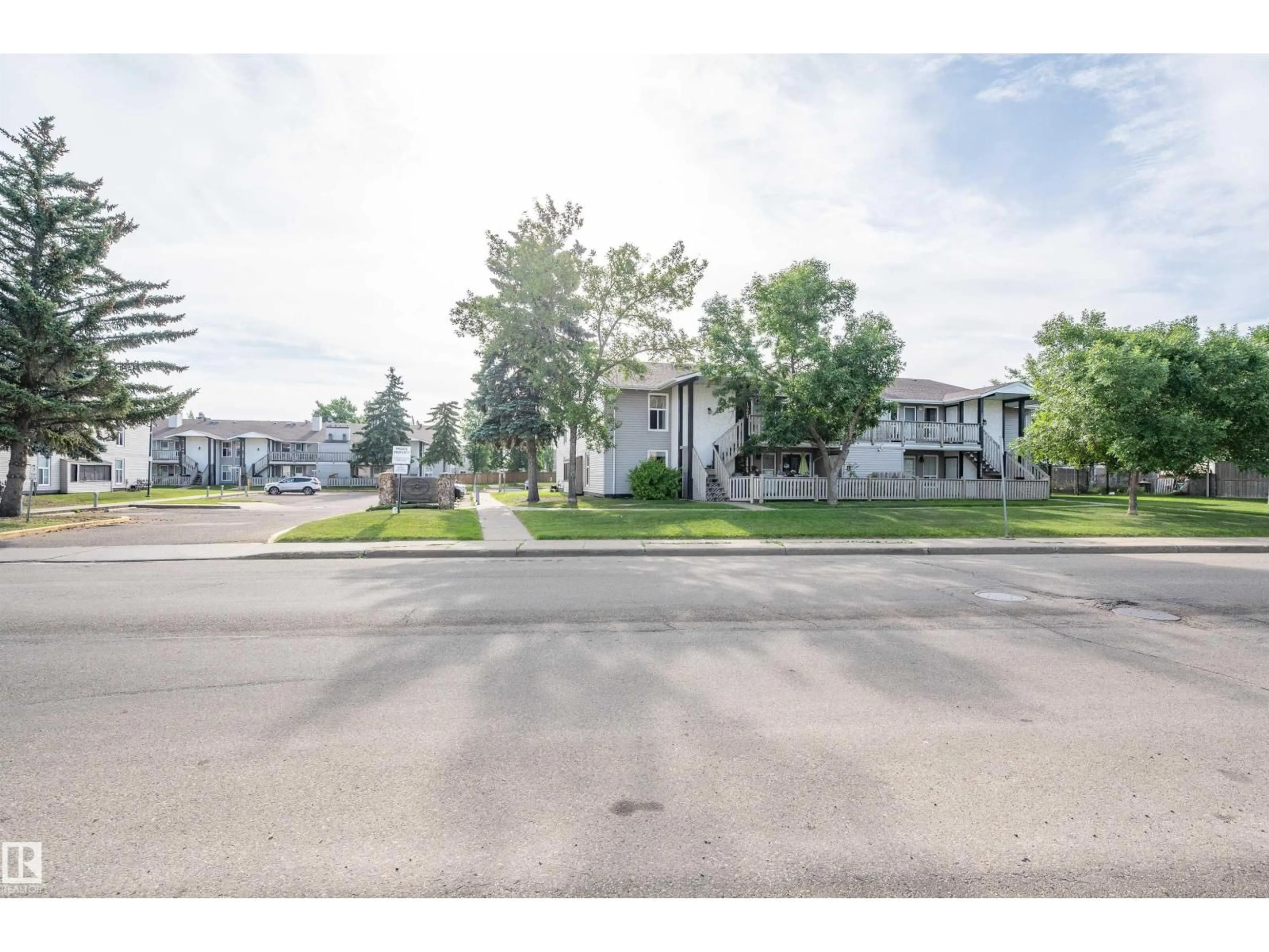 Unknown for 15017 26 ST, Edmonton Alberta T5Y2G6