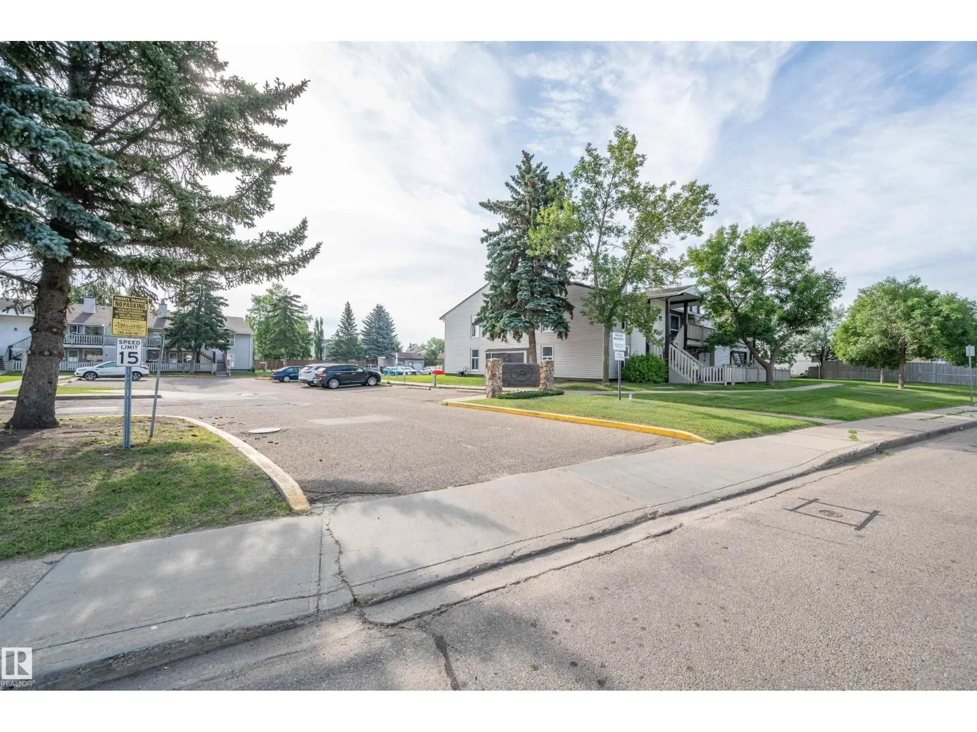 Unknown for 15017 26 ST, Edmonton Alberta T5Y2G6
