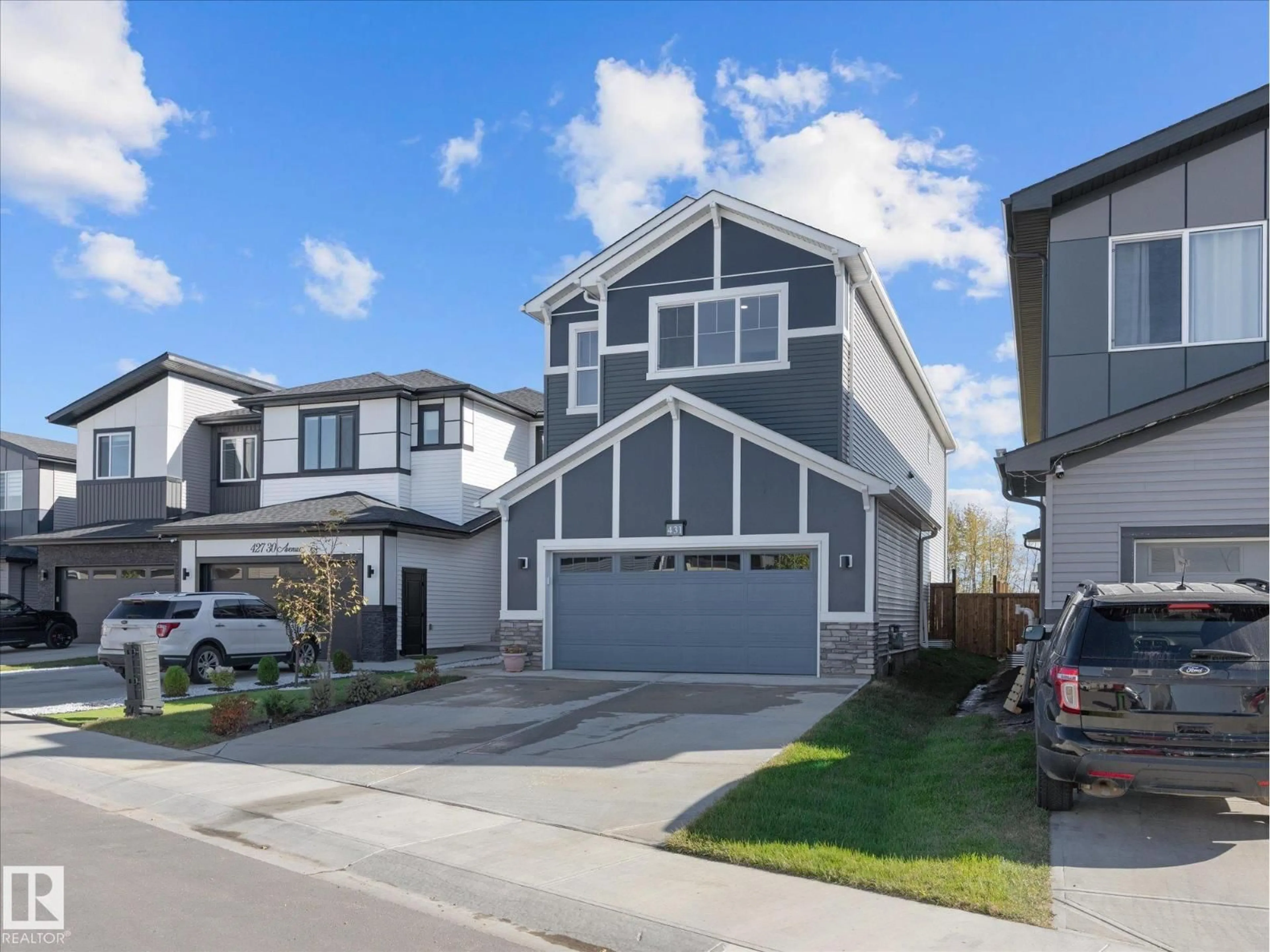 Home with vinyl exterior material, street for 431 30 AV, Edmonton Alberta T6T2V7