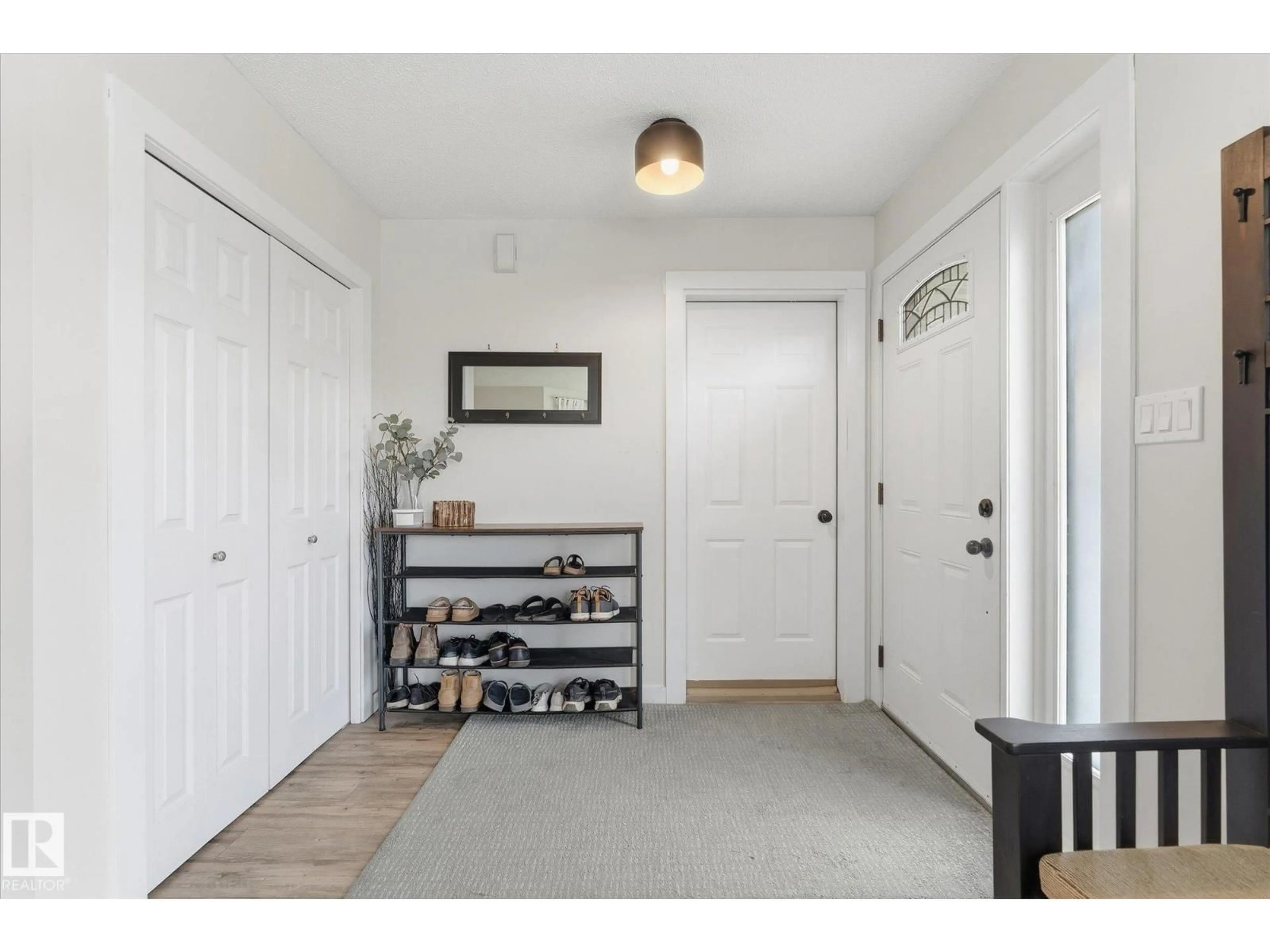Indoor entryway for 11 WOODSIDE CR, Spruce Grove Alberta T7X3E5