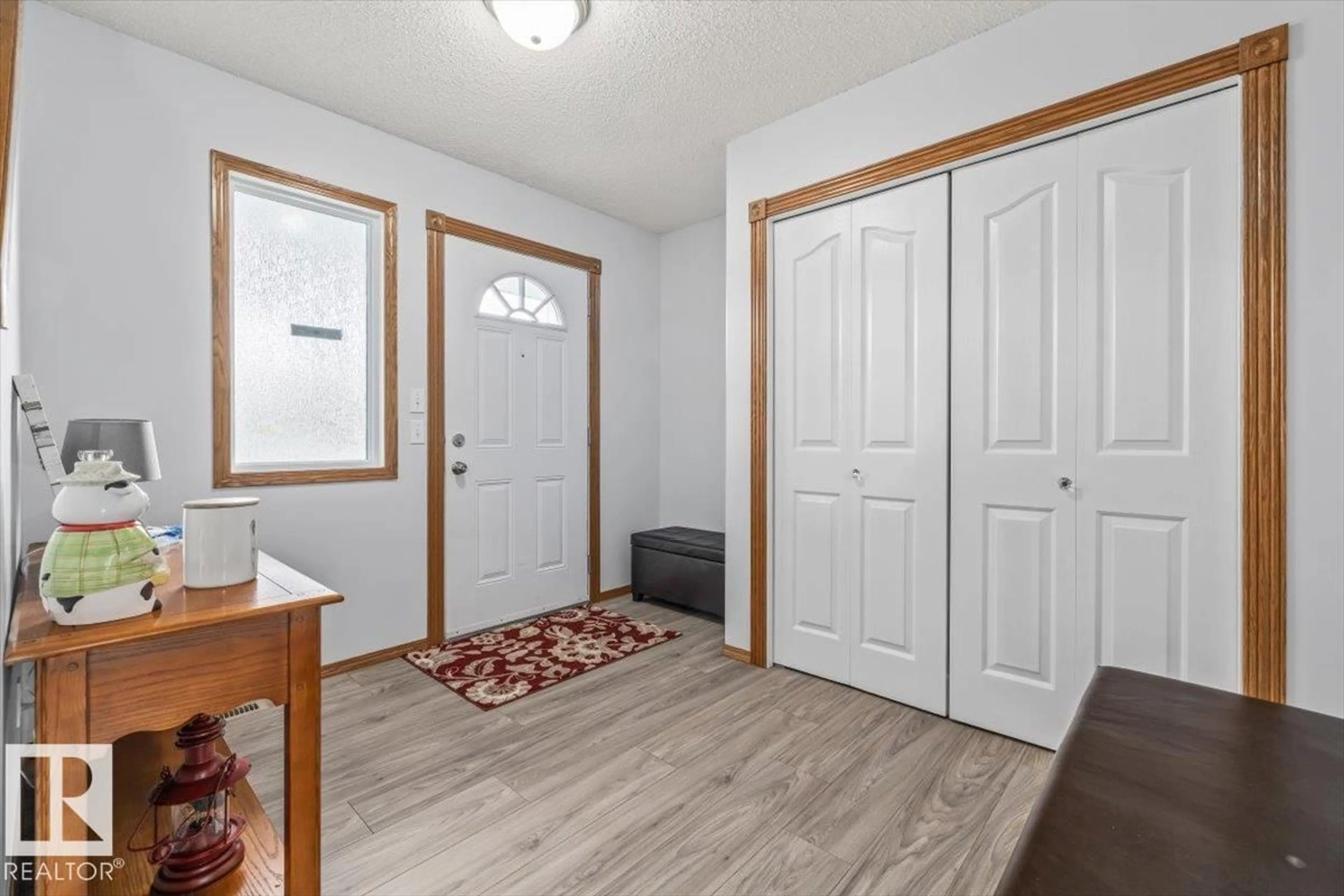 Indoor entryway for 6014 48, Beaumont Alberta T4X0A3