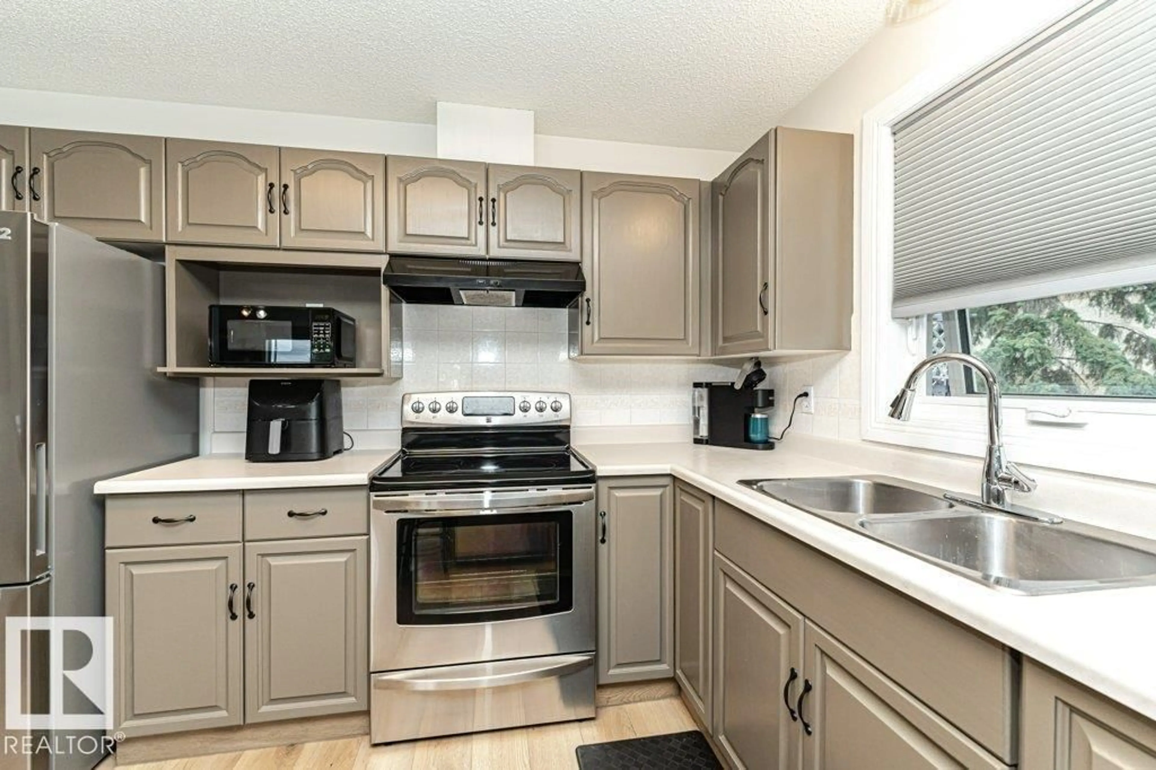 Standard kitchen, unknown for #211 - 10610 76 ST, Edmonton Alberta T6A3Y9