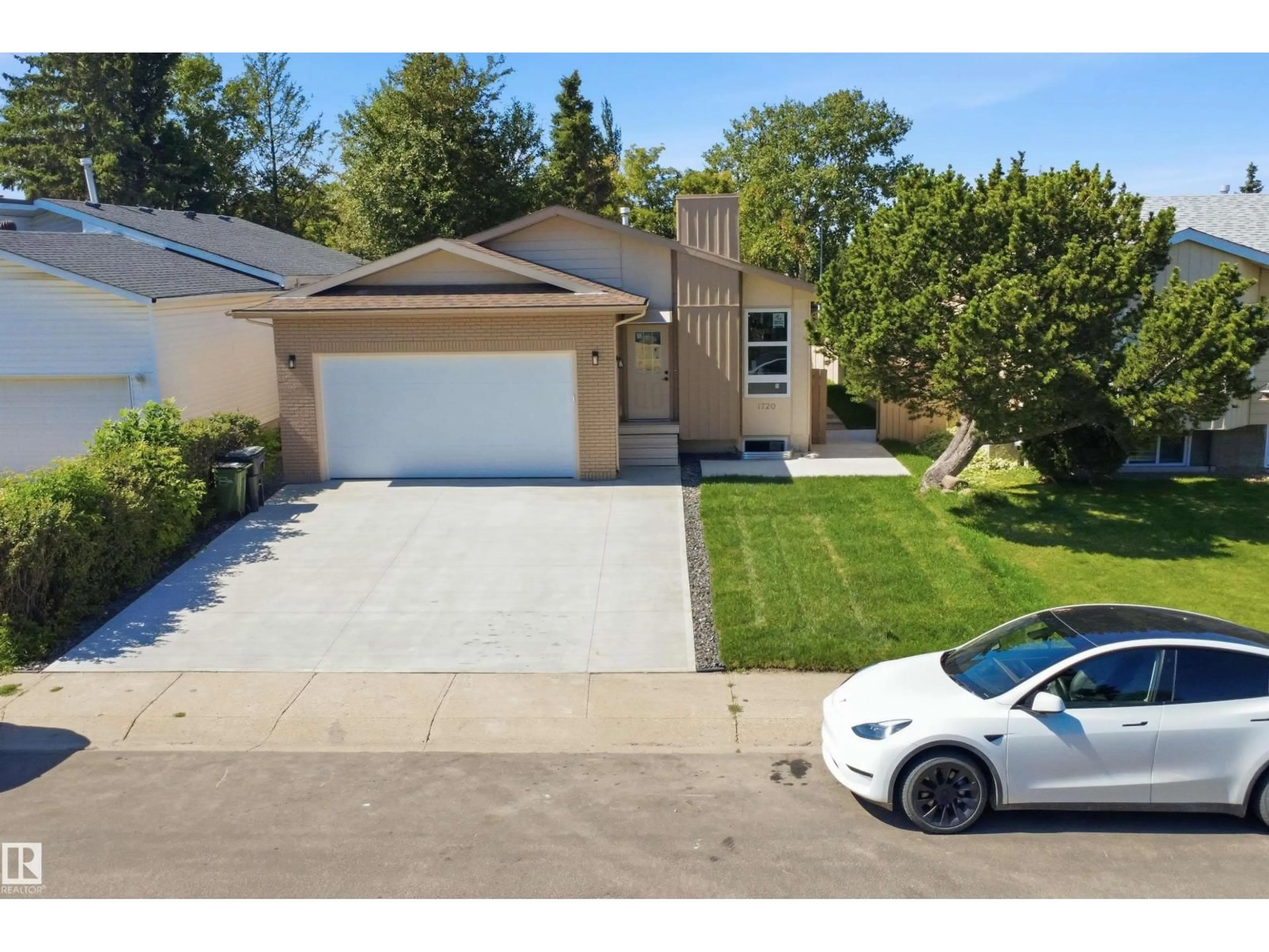 A pic from outside/outdoor area/front of a property/back of a property/a pic from drone, street for 1720 49A STREET, Edmonton Alberta T6L3K6
