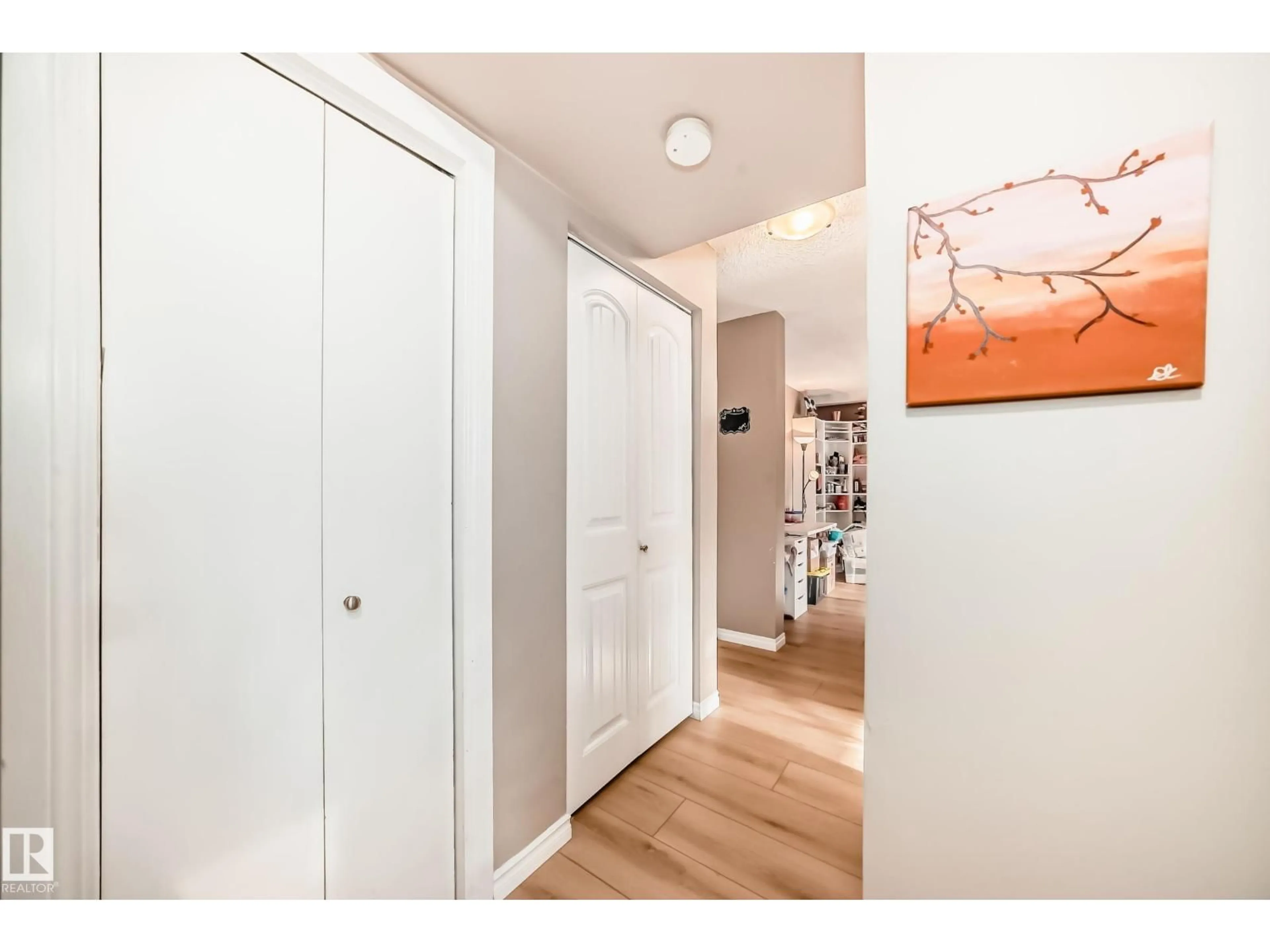 Indoor entryway for #102 - 10149 83 AV, Edmonton Alberta T6E2C5