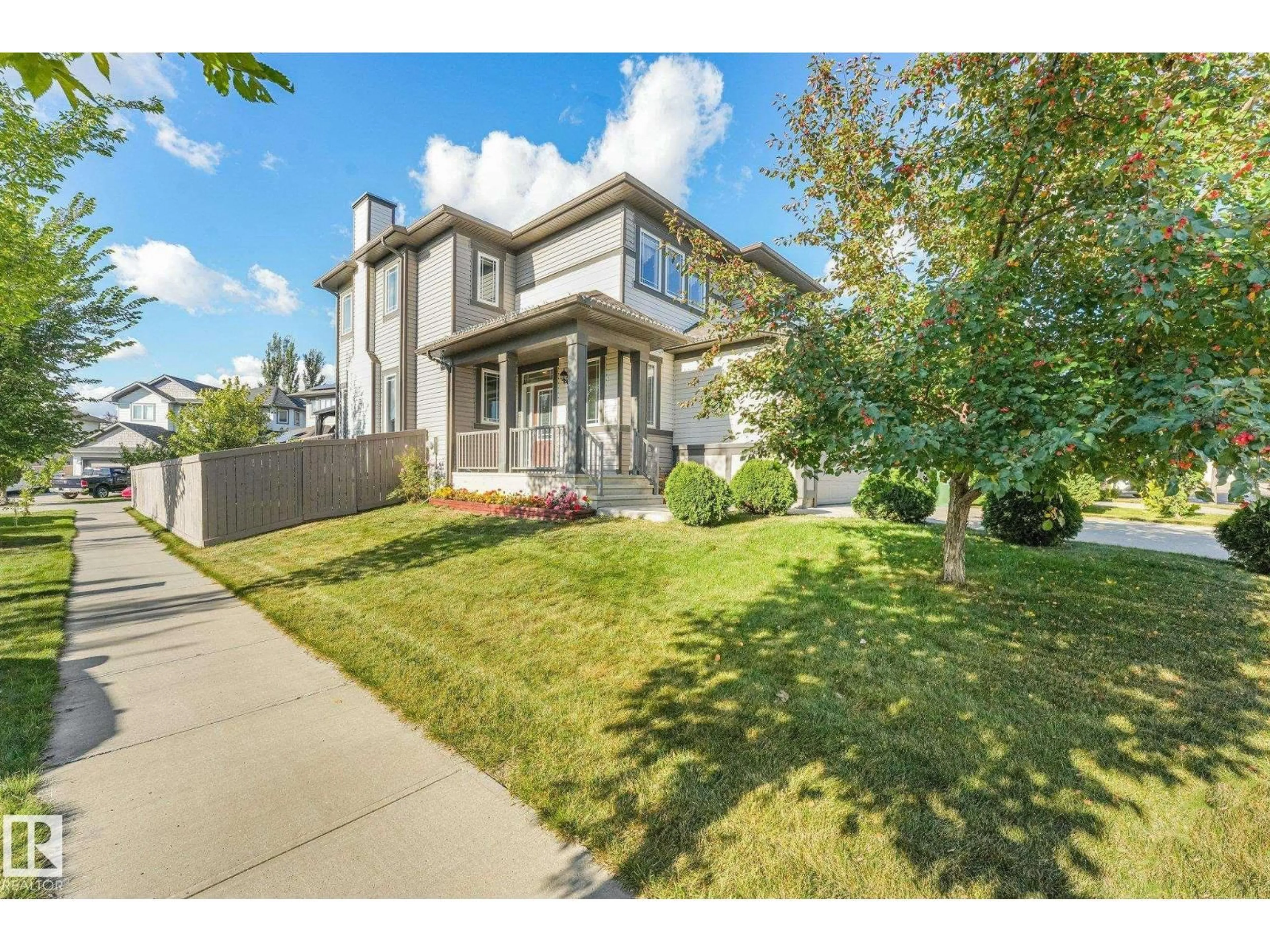 A pic from outside/outdoor area/front of a property/back of a property/a pic from drone, street for 100 RIDEAU PL, Beaumont Alberta T4X1Z6