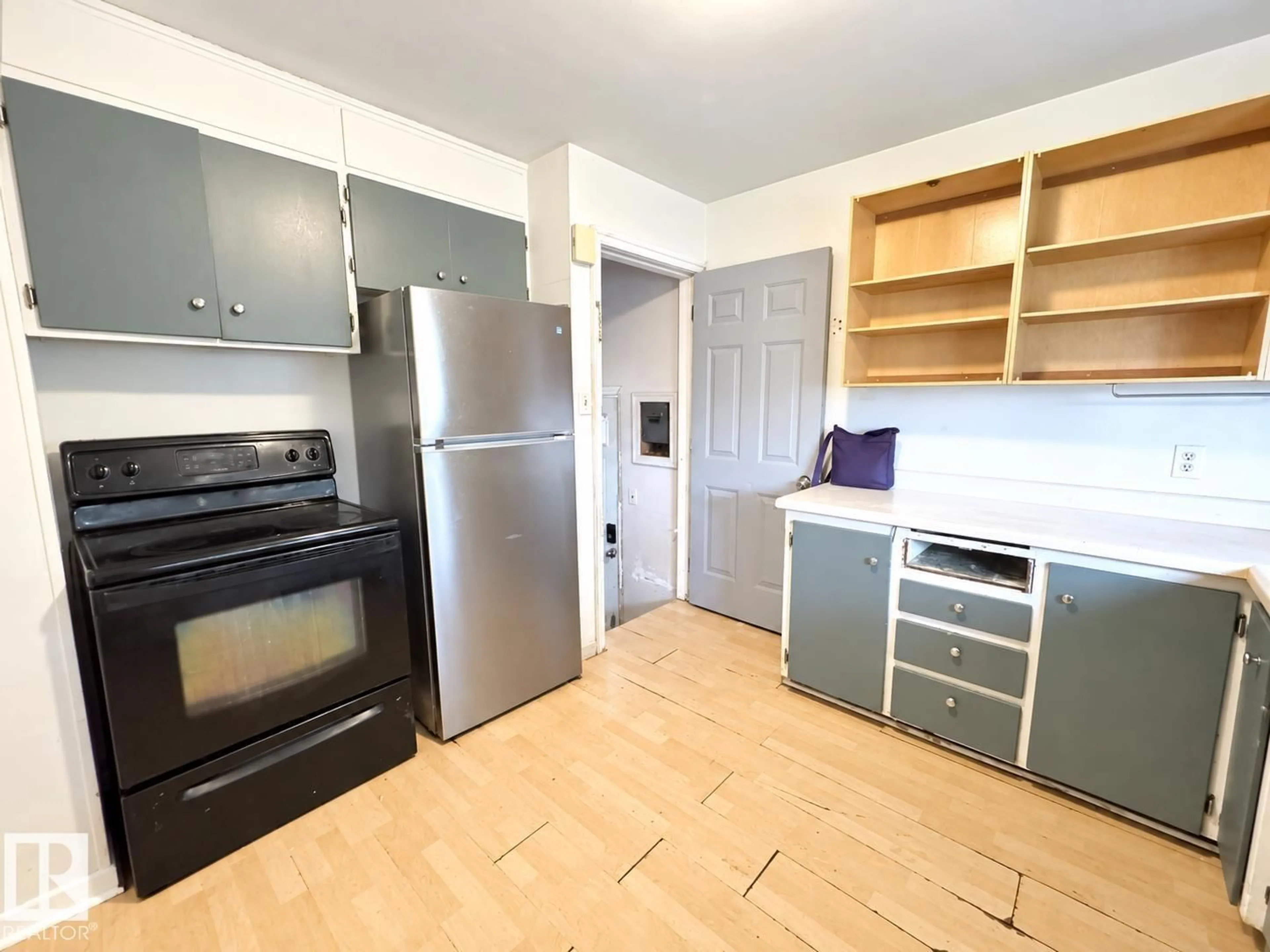 Standard kitchen, wood/laminate floor for 12113 127 ST, Edmonton Alberta T5L0Z6