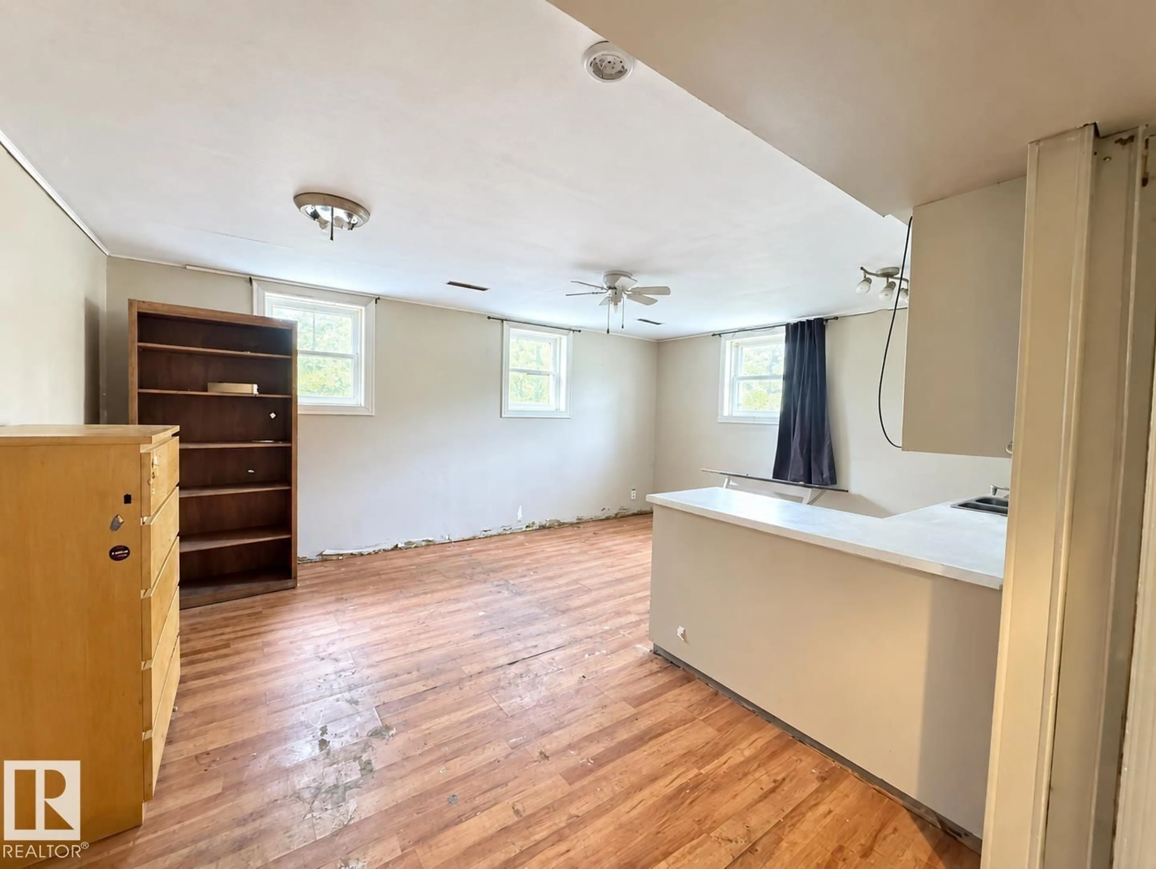 A pic of a room for 12113 127 ST, Edmonton Alberta T5L0Z6