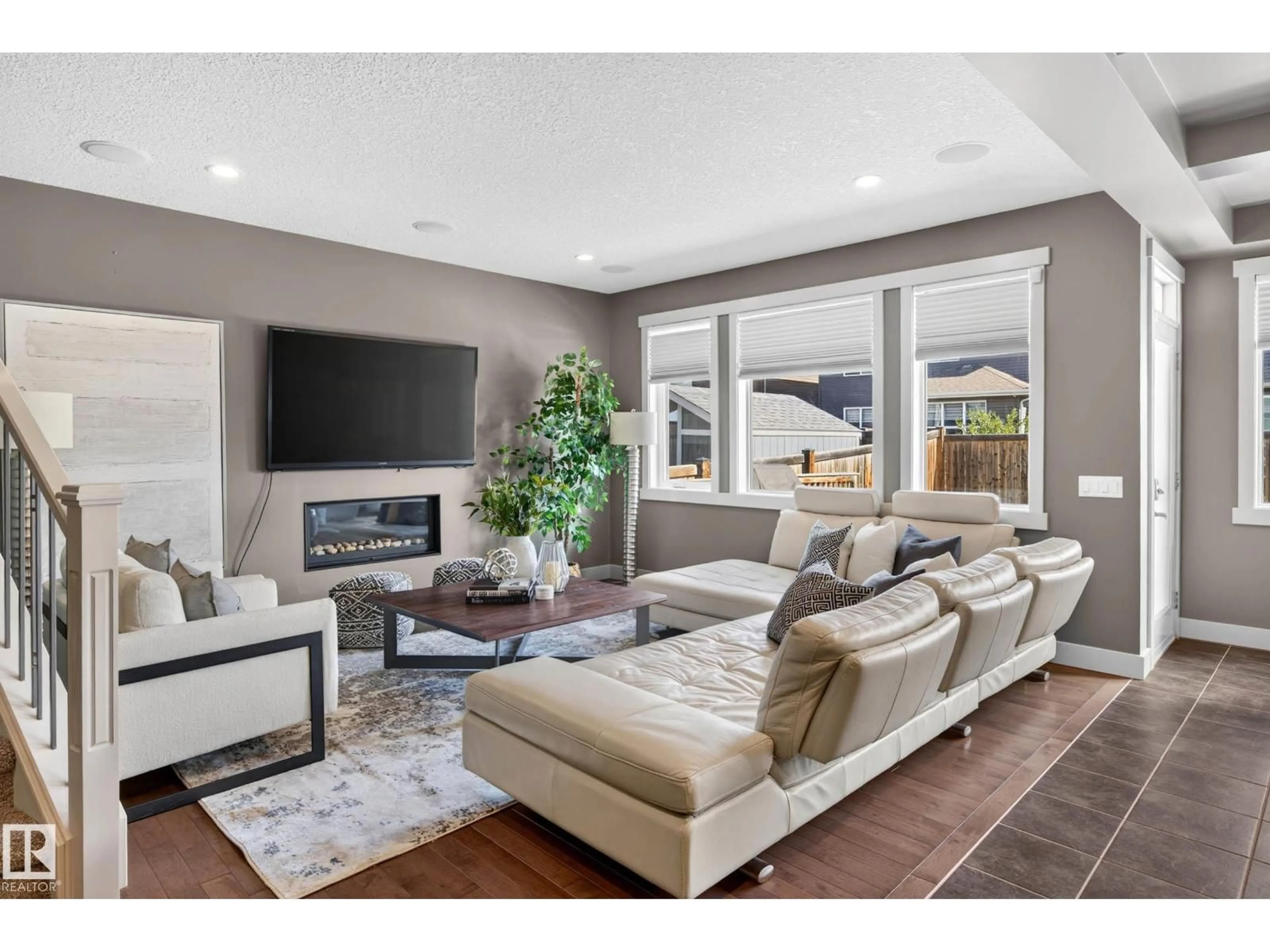 Living room with furniture, unknown for 4394 CRABAPPLE CR, Edmonton Alberta T6X0X9