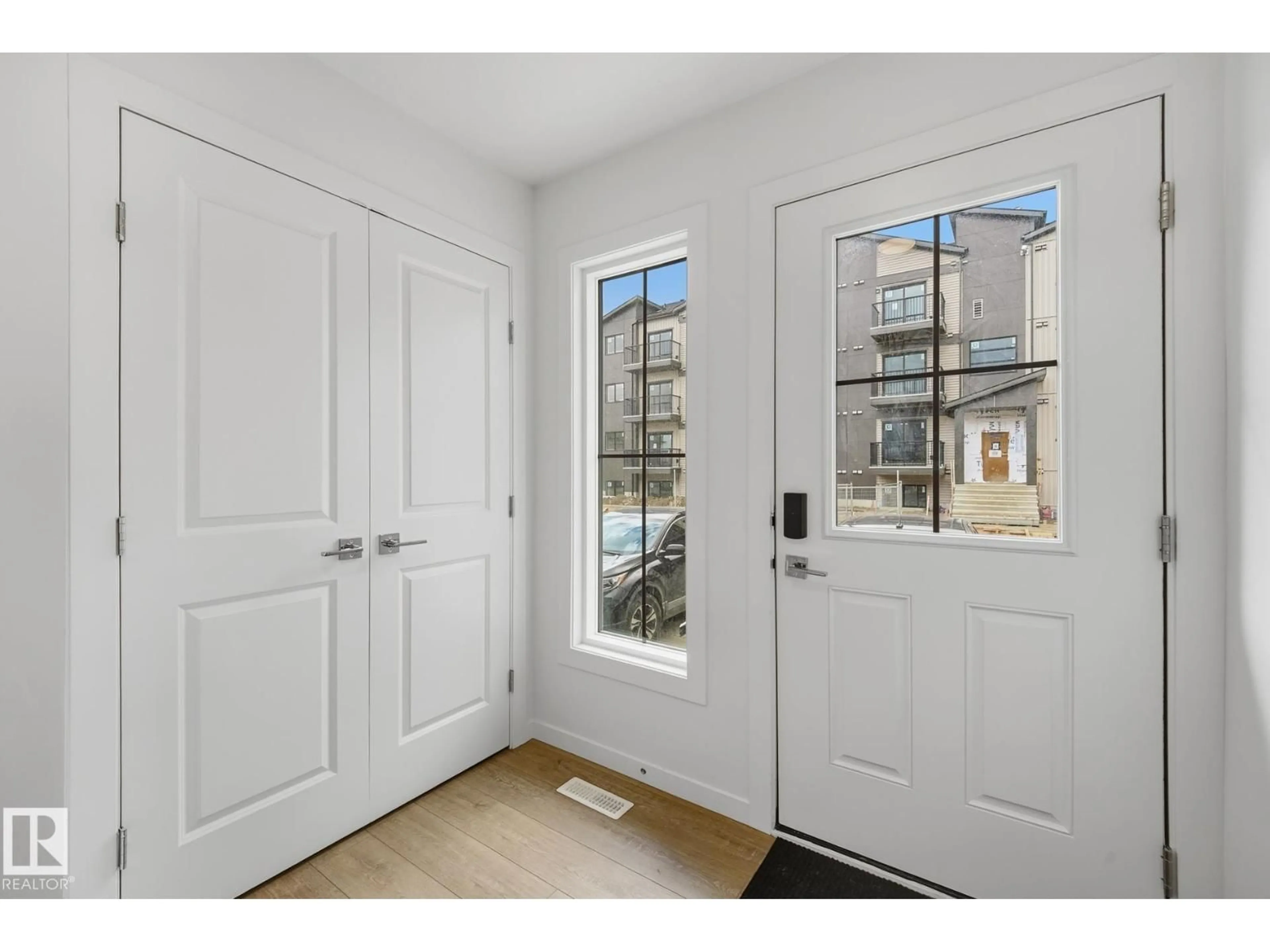 Indoor entryway for #85 - 3705 141 ST, Edmonton Alberta T6W3J2