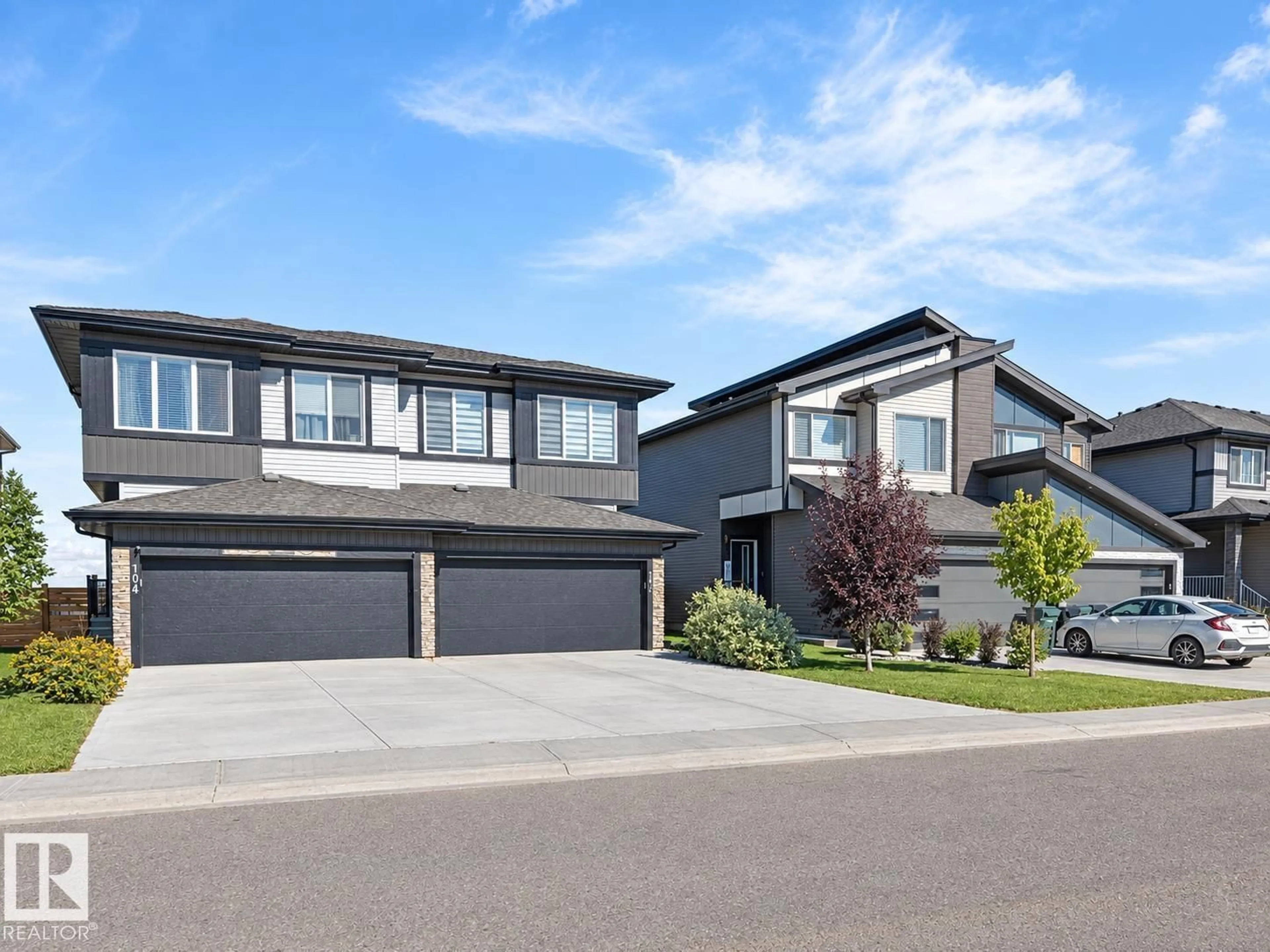 Home with vinyl exterior material, street for 102 KINGSBURY CI, Spruce Grove Alberta T7X0C9