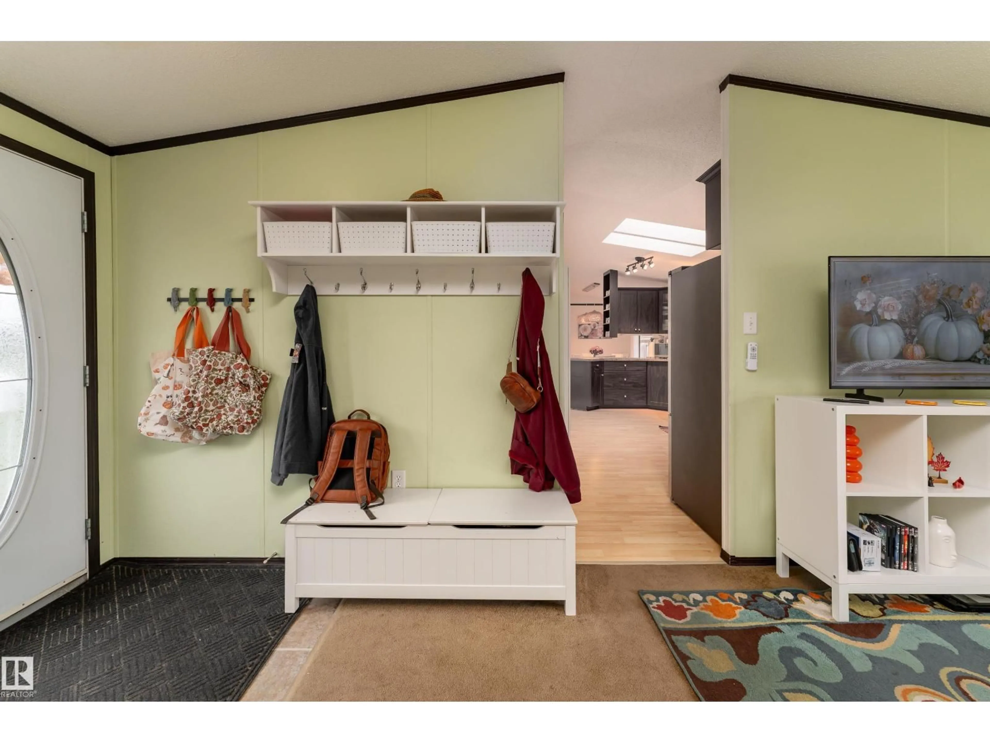 Indoor entryway for NW - 422 OAK WOOD CR, Edmonton Alberta T6P0B2