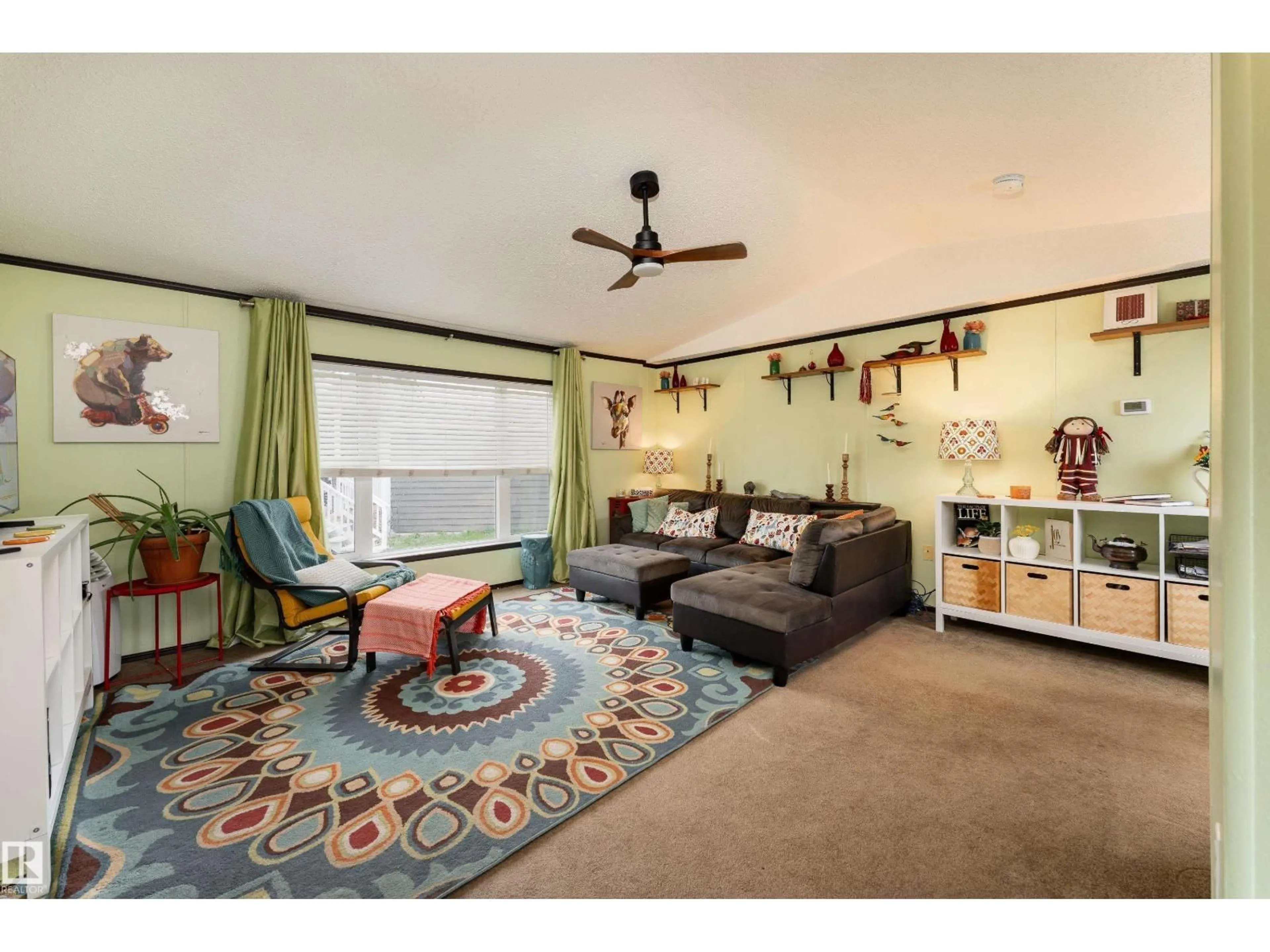 Living room with furniture, unknown for NW - 422 OAK WOOD CR, Edmonton Alberta T6P0B2