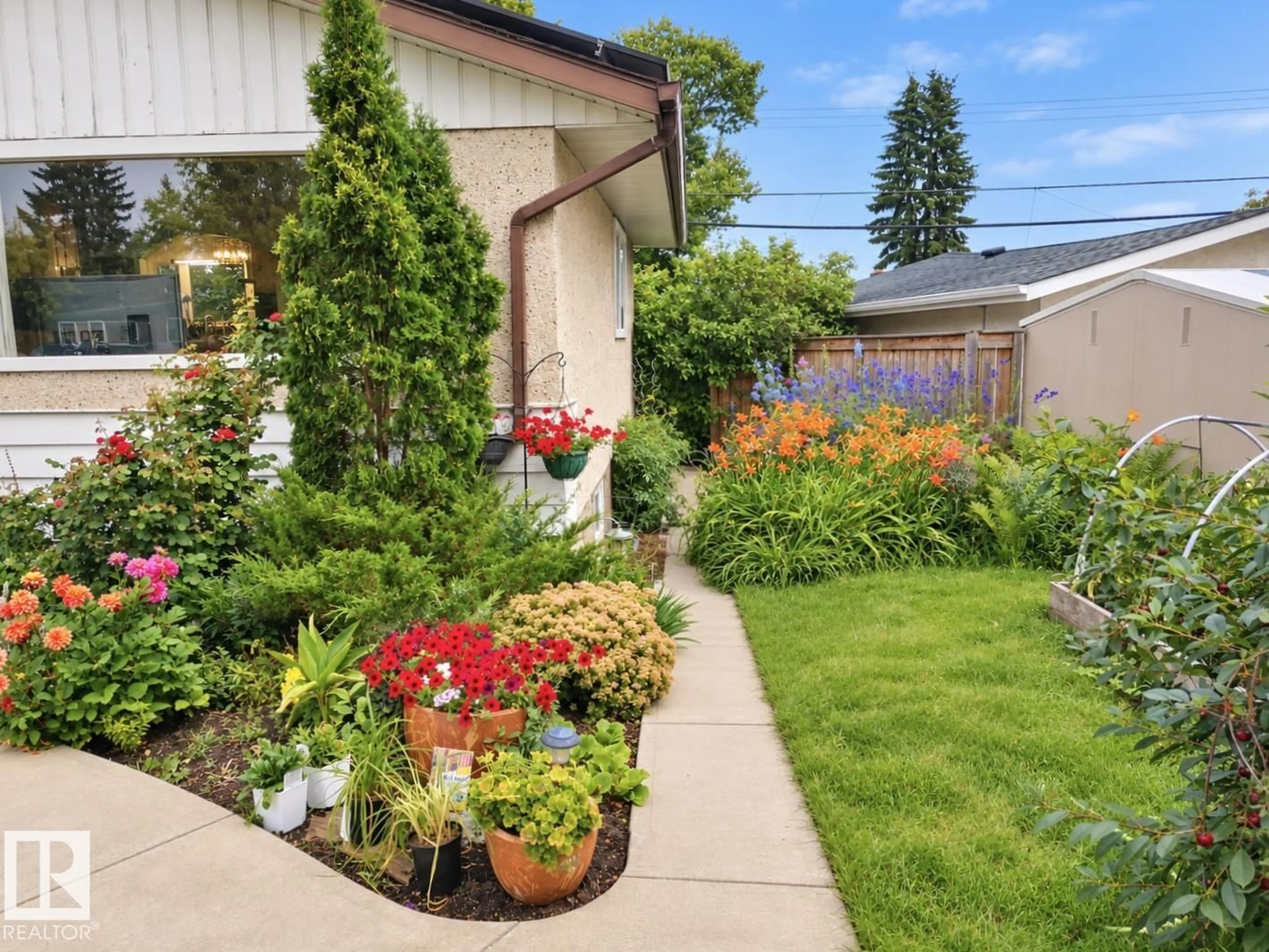 Patio, street for NW - 8311 160 ST, Edmonton Alberta T5R2H2