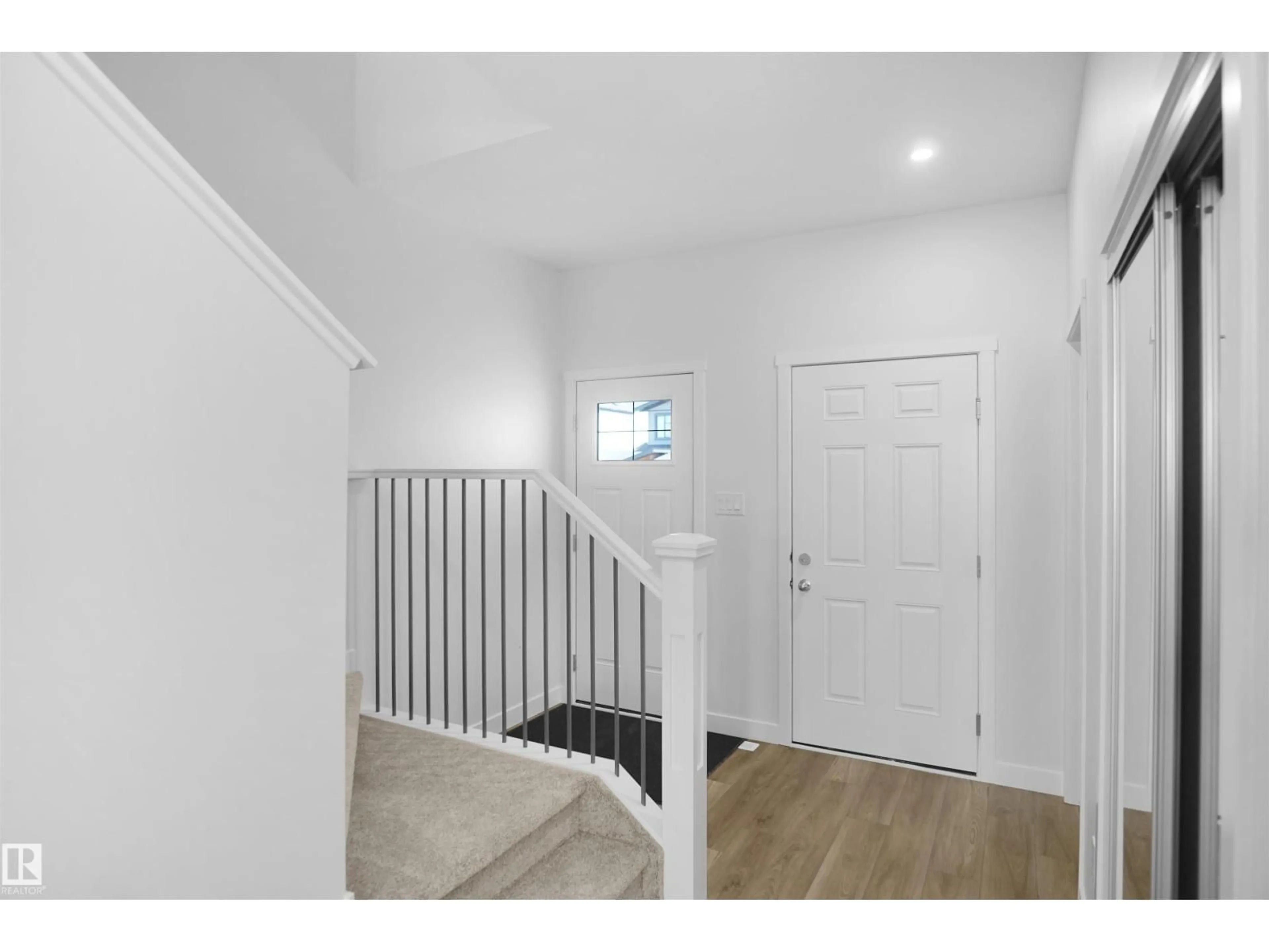 Indoor entryway for NE - 17740 7 ST, Edmonton Alberta T5Y4E7