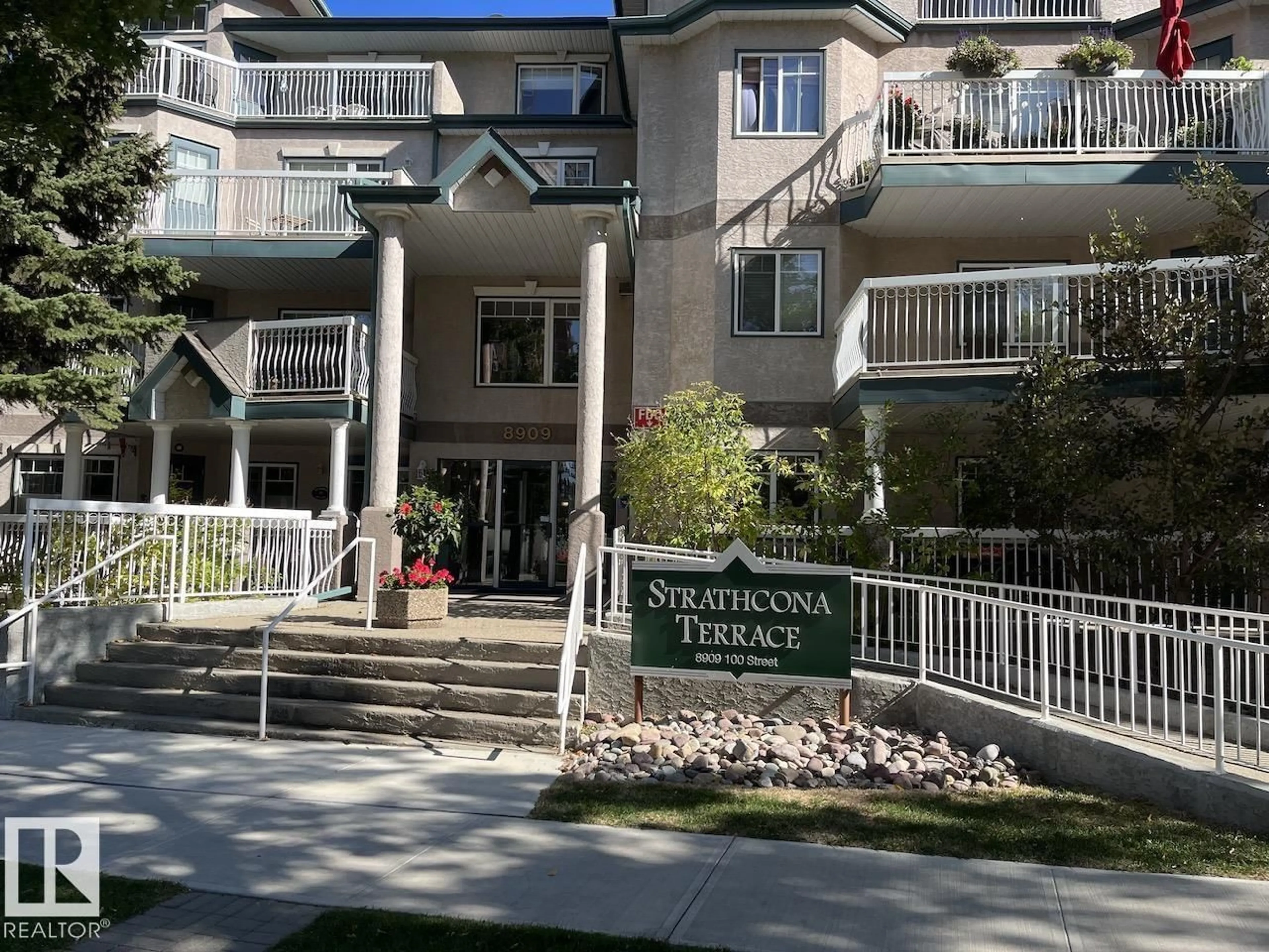 Unknown for #402 - 8909 100 ST, Edmonton Alberta T6E6T4