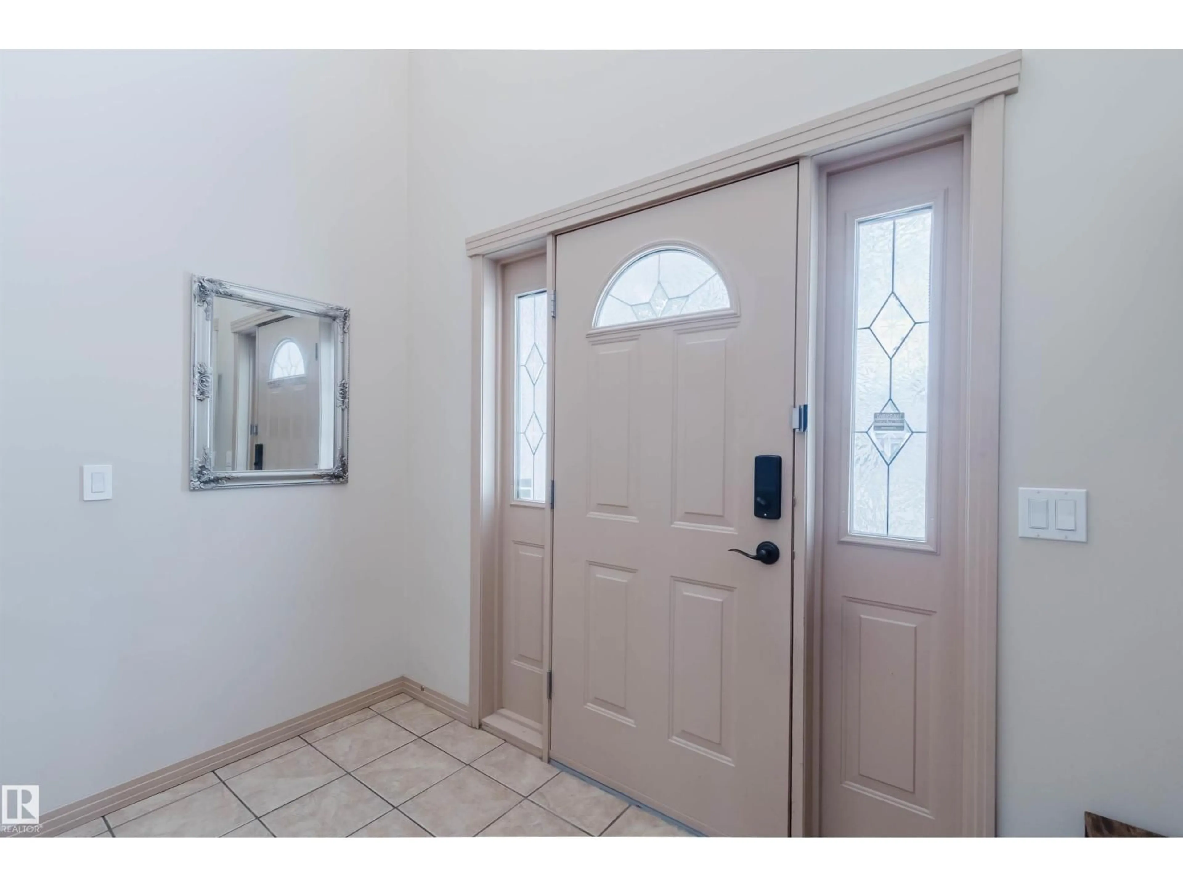 Indoor entryway for 2236 GARNETT CO NW, Edmonton Alberta T5T6S6