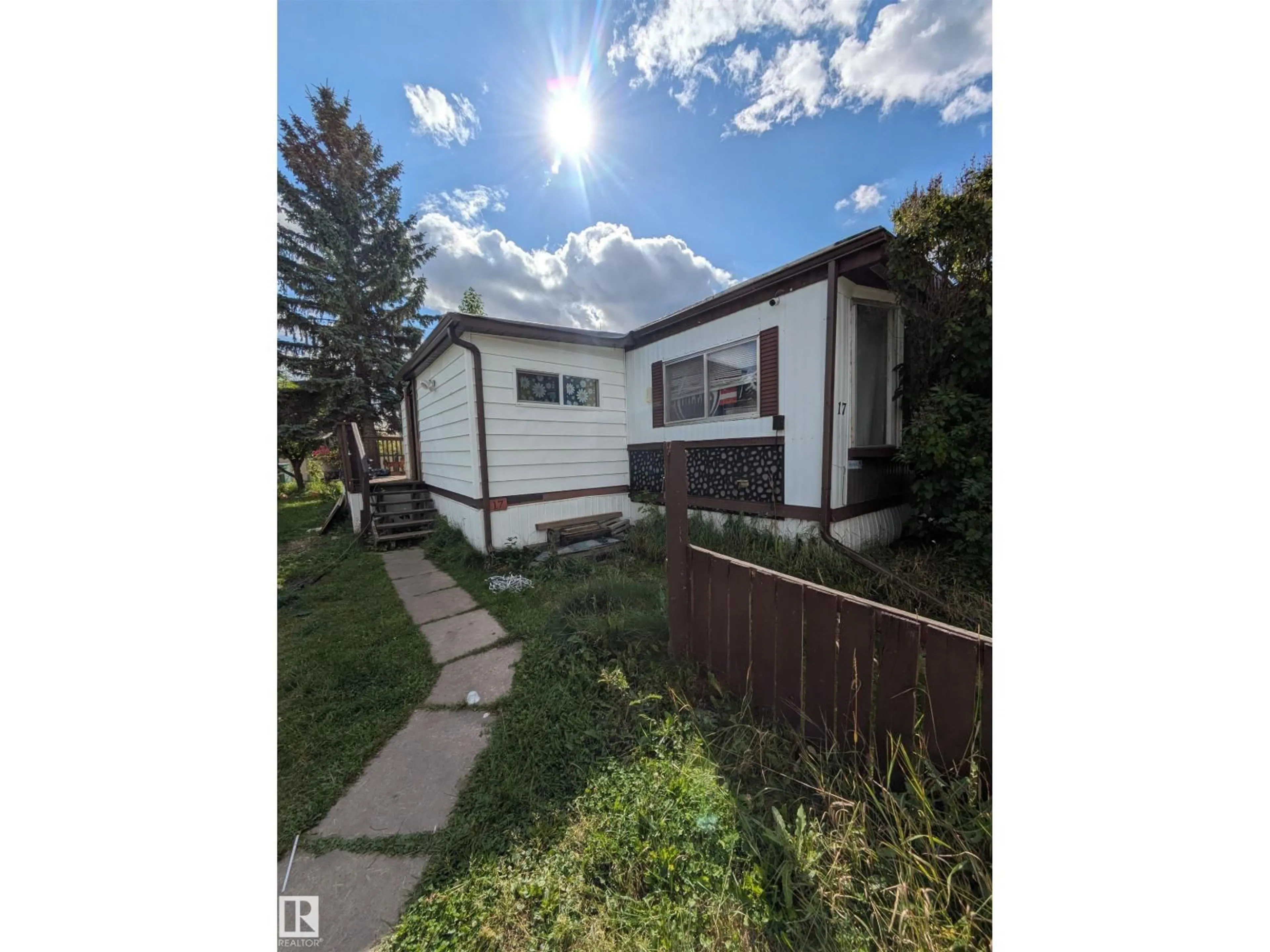 Shed for 17 EVERGREEN AVE, Edmonton Alberta T5Y4M2