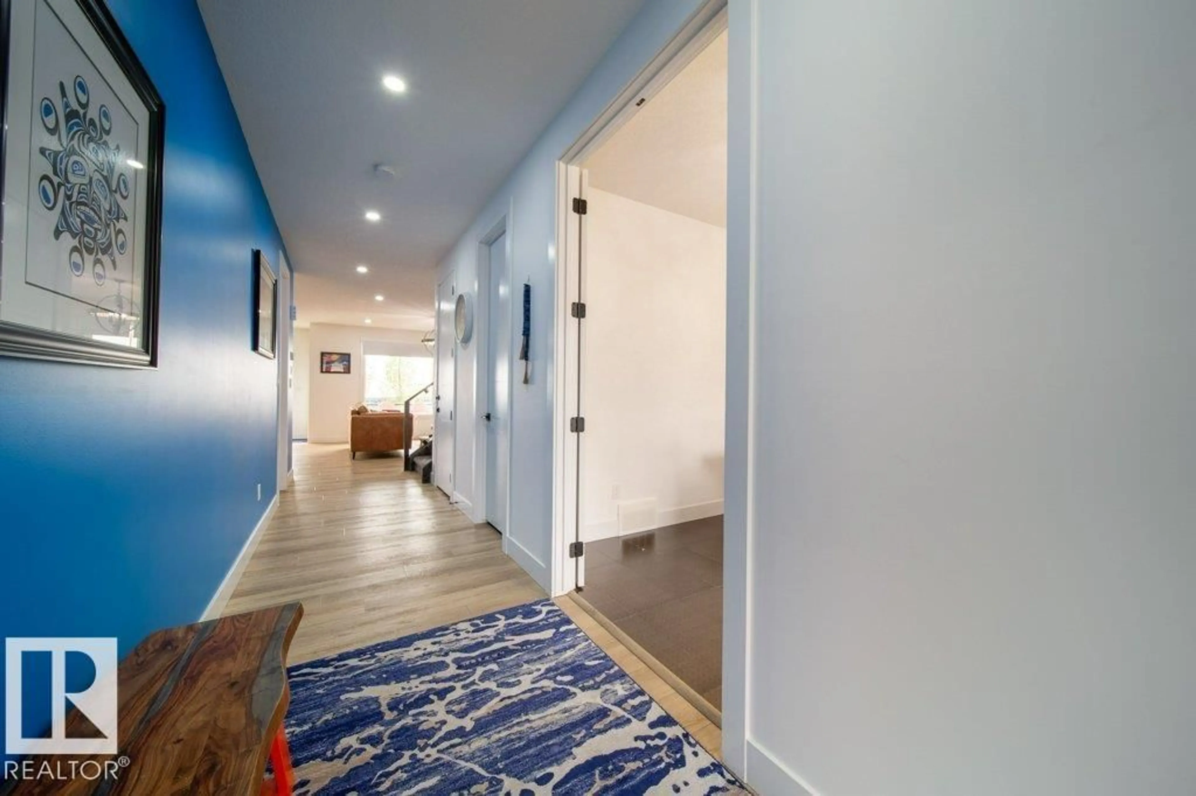 Indoor foyer for 19731 26 AV, Edmonton Alberta T6M0X5