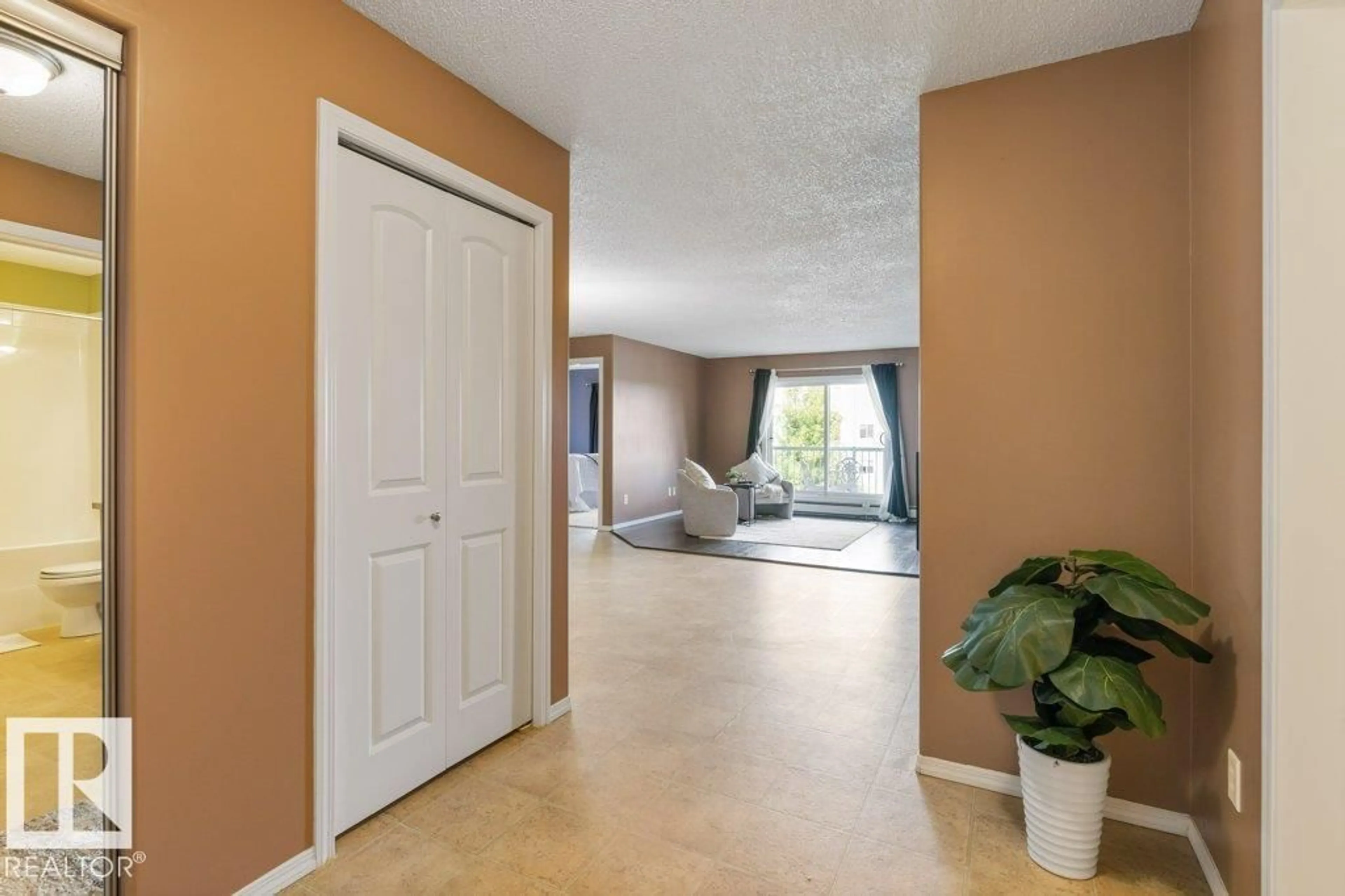 Indoor entryway for 307 - 9910 107 ST, Morinville Alberta T8R0A3
