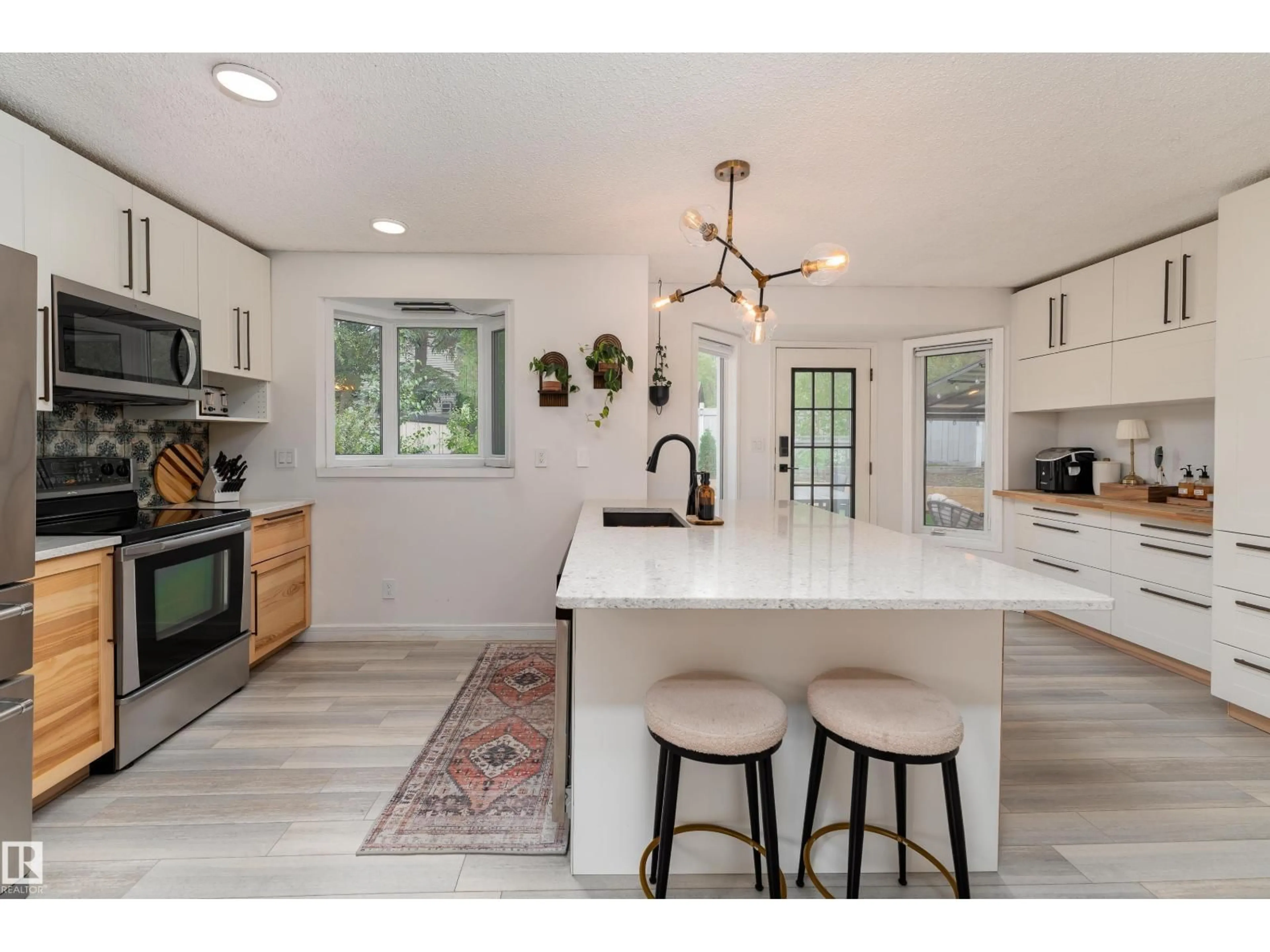 Open concept kitchen, ceramic/tile floor for 22 KINGSBOROUGH CT, St. Albert Alberta T8N5M5