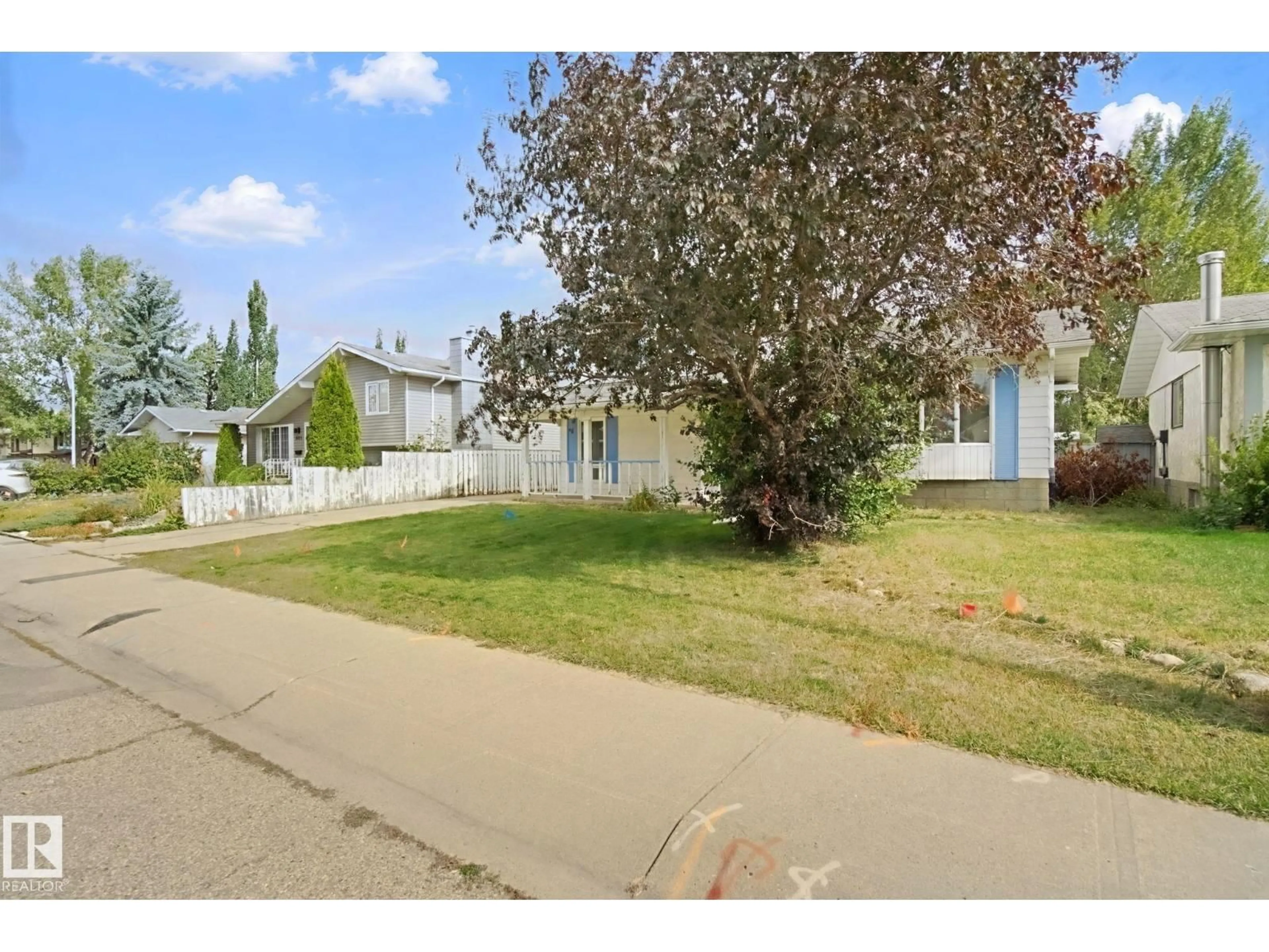 A pic from outside/outdoor area/front of a property/back of a property/a pic from drone, street for NW - 8807 181 ST, Edmonton Alberta T5T0Y5