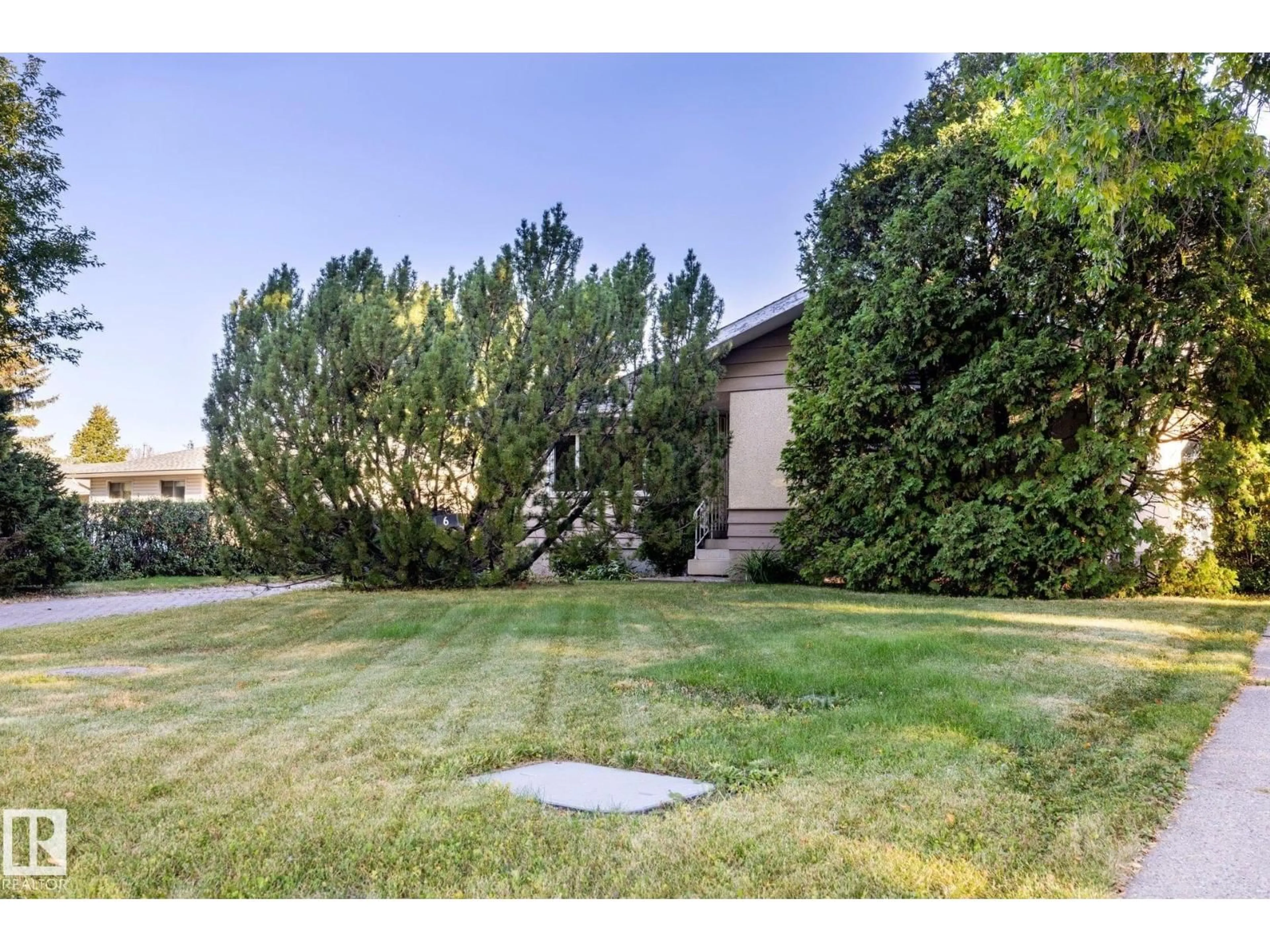 A pic from outside/outdoor area/front of a property/back of a property/a pic from drone, unknown for 6 RAVEN DR, Sherwood Park Alberta T8A0C3