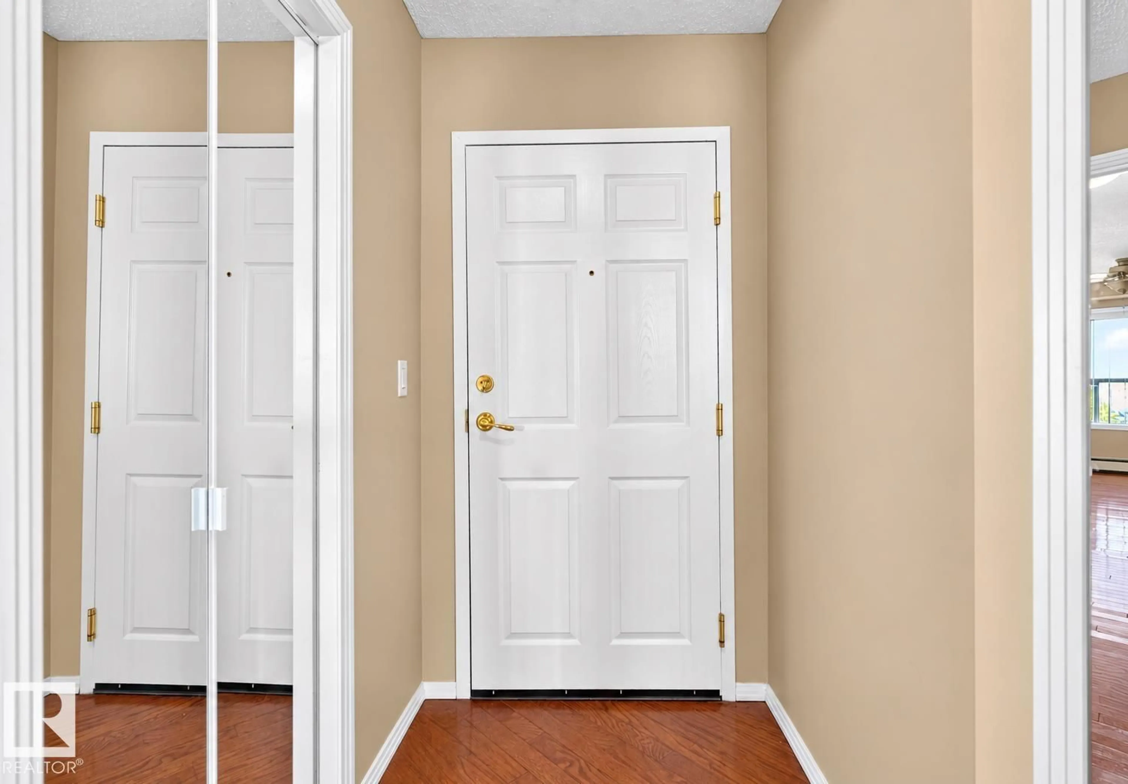 Indoor entryway for 9704 - 431 174 ST, Edmonton Alberta T5T6J4