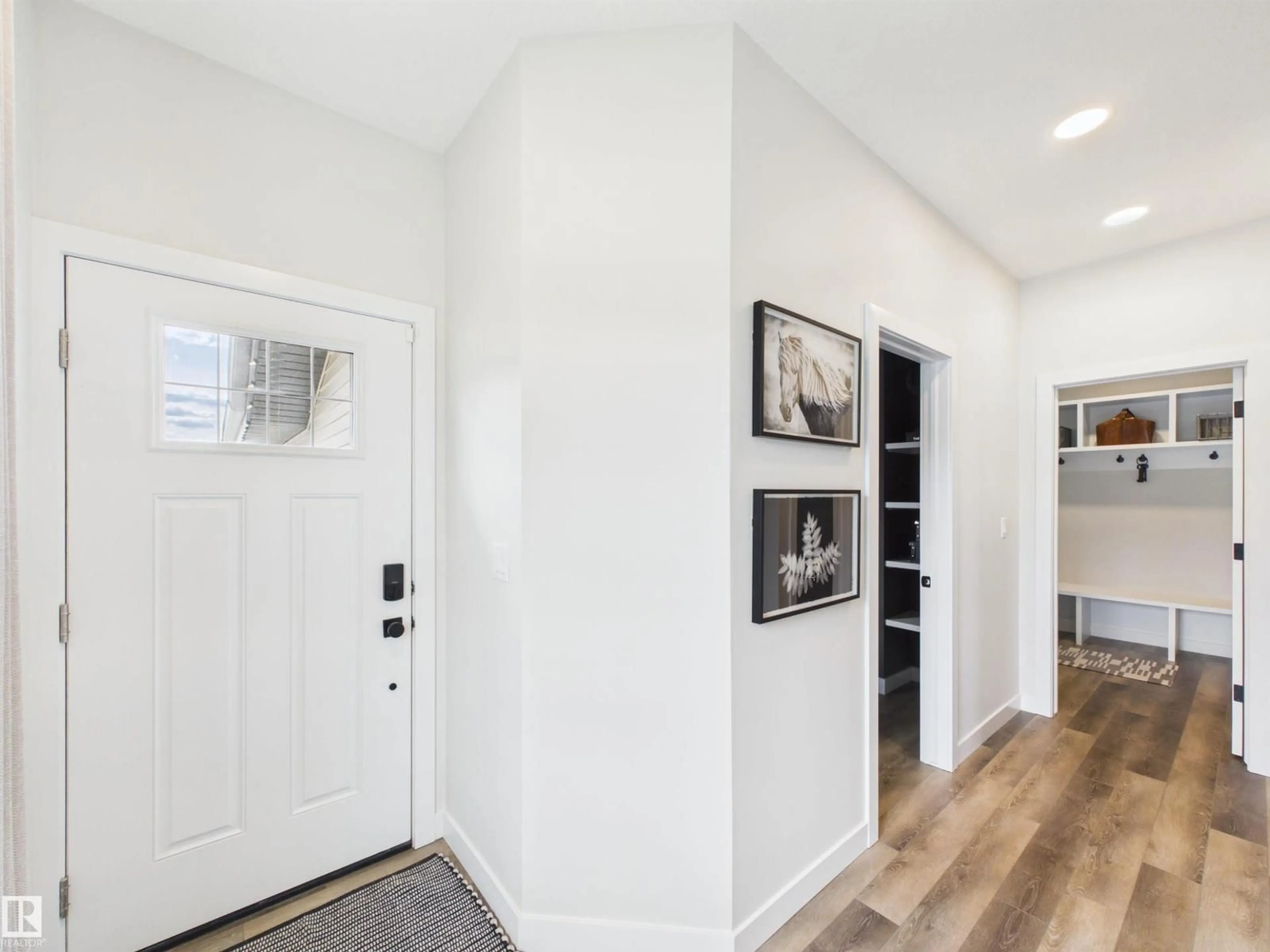 Indoor entryway for 120 CALEDON CR, Spruce Grove Alberta T7X4T4