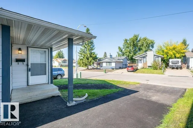 18023 73 AV, Edmonton 5