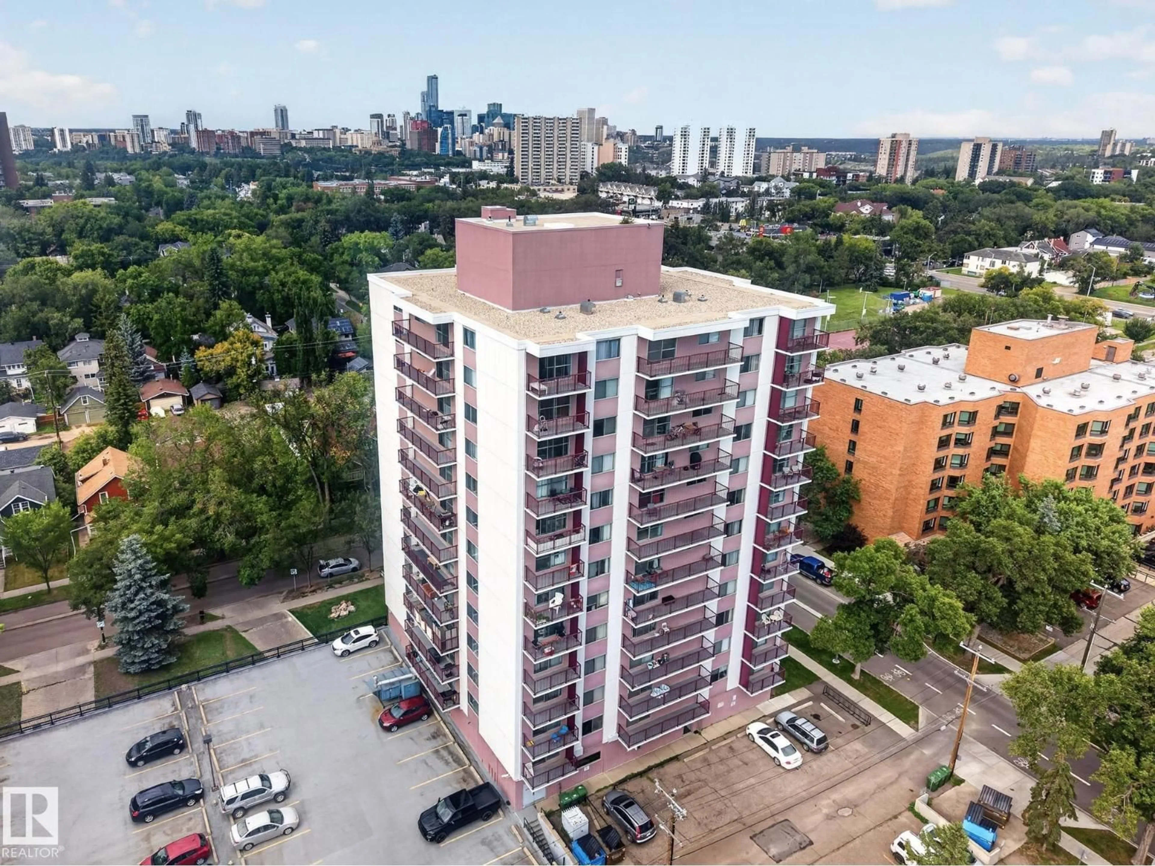 A pic from outside/outdoor area/front of a property/back of a property/a pic from drone, city buildings view from balcony for 704 - 11007 83 AV, Edmonton Alberta T6G0T9