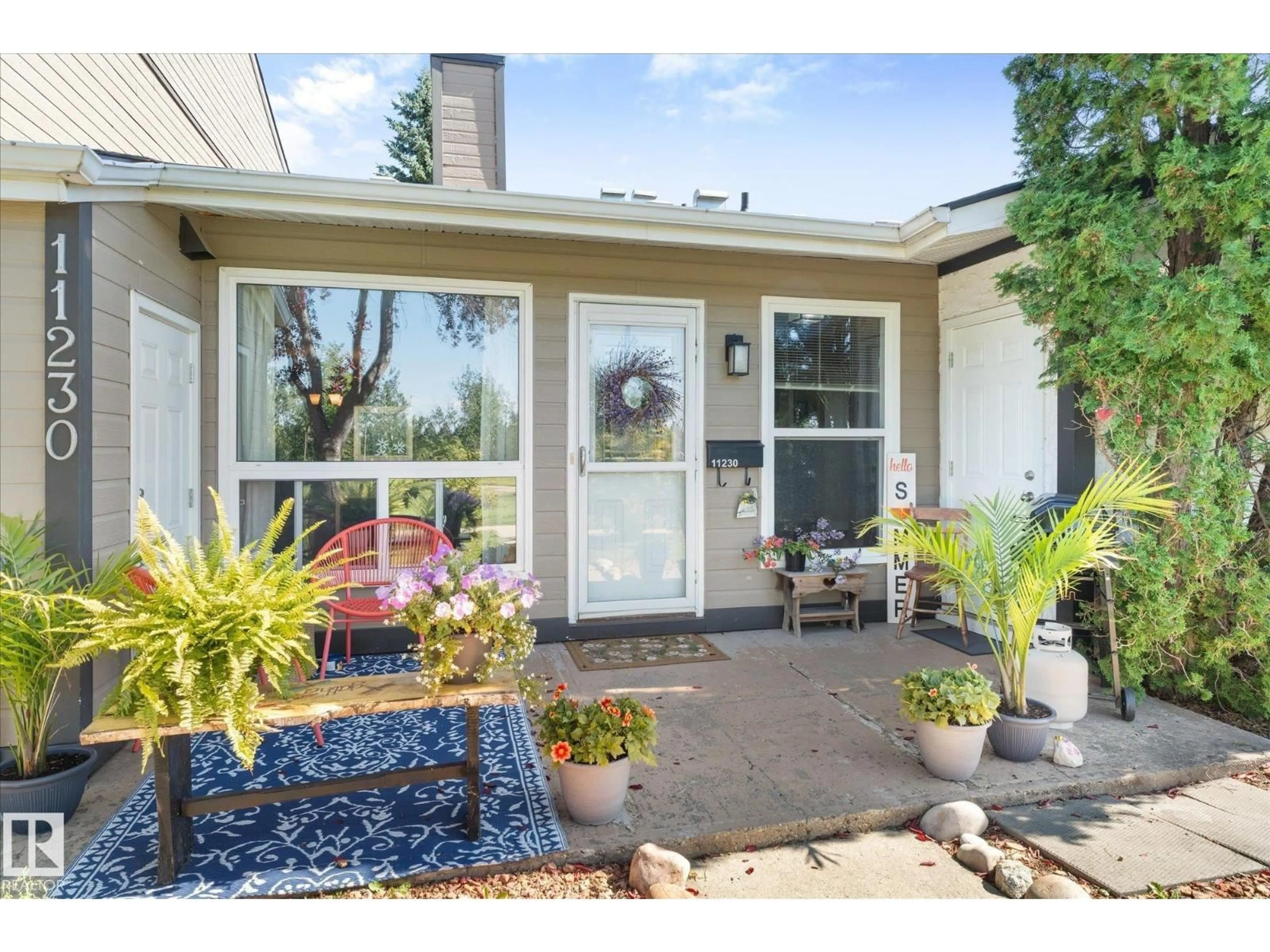 Unknown for 11230 18 AV, Edmonton Alberta T6J4T9
