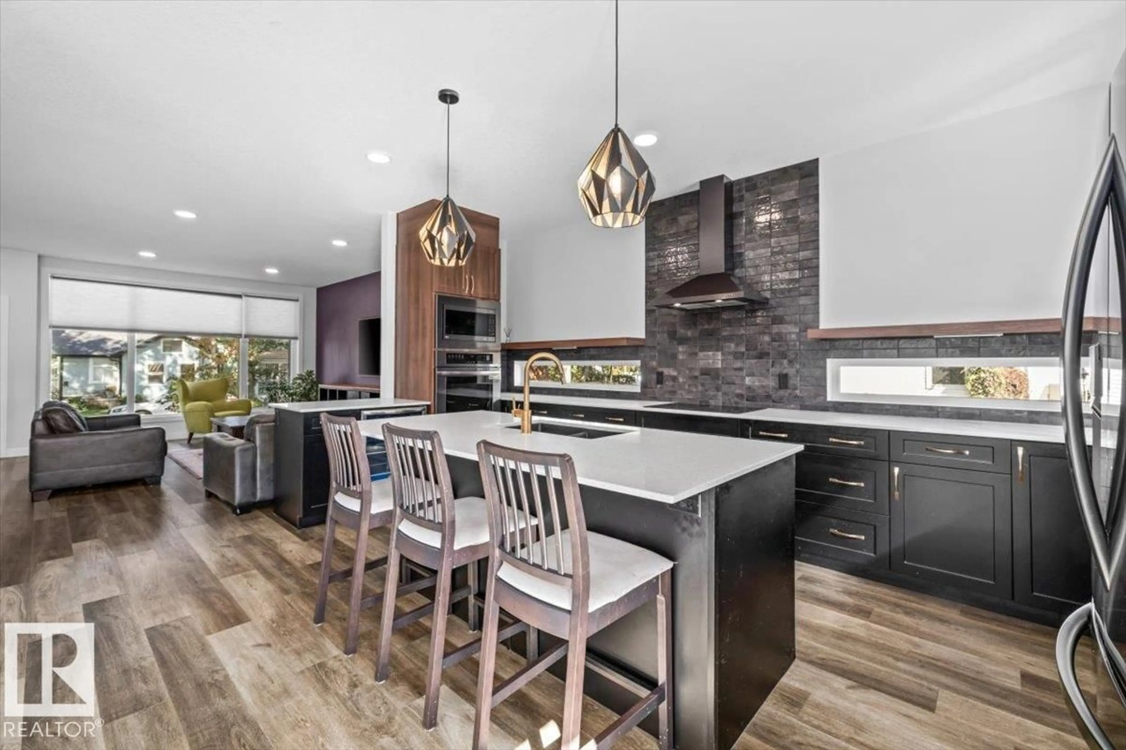 Contemporary kitchen, ceramic/tile floor for 9817 77 AV, Edmonton Alberta T6E1M3