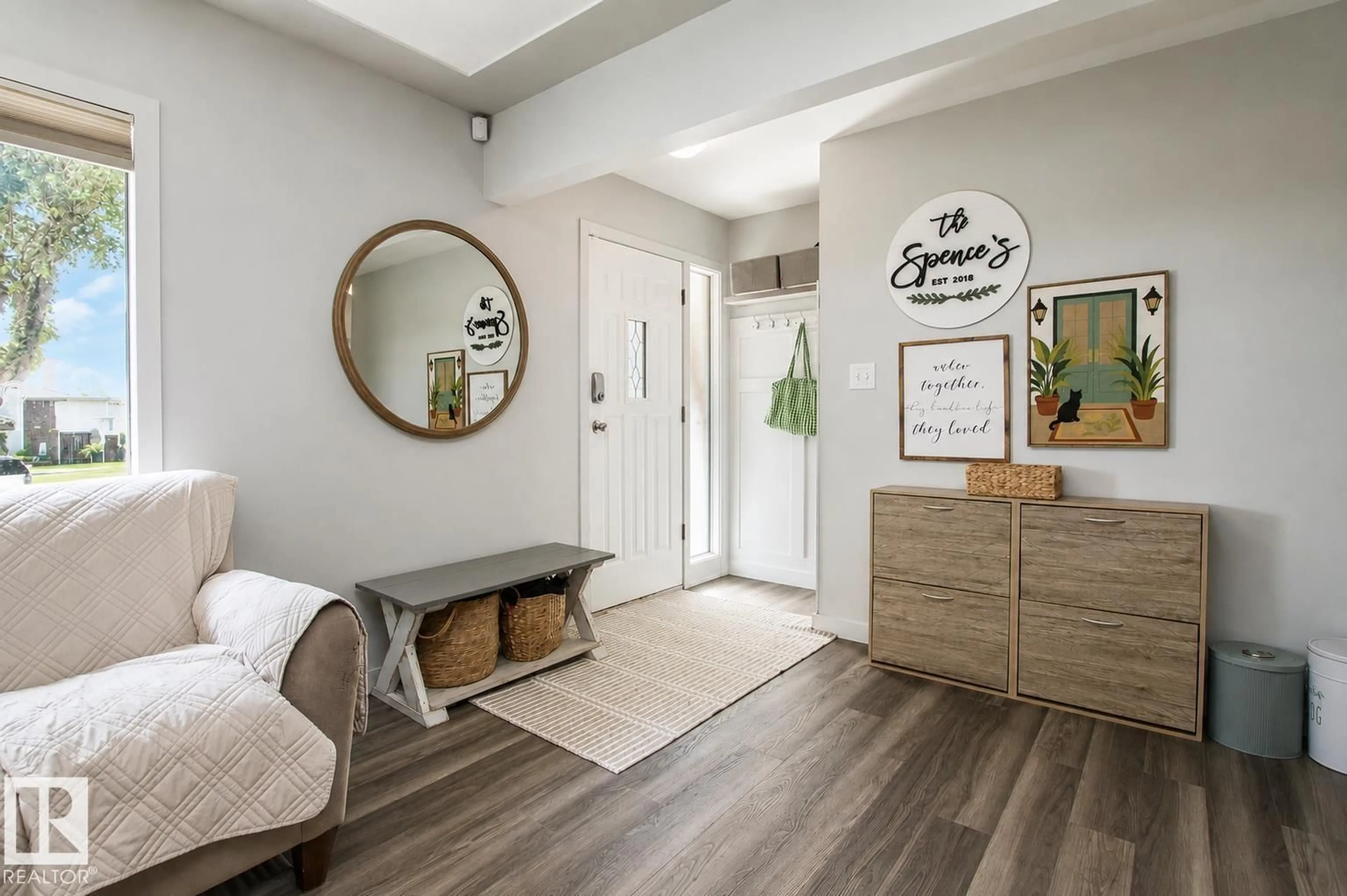 Indoor entryway for 12231 55 ST, Edmonton Alberta T5W3R5