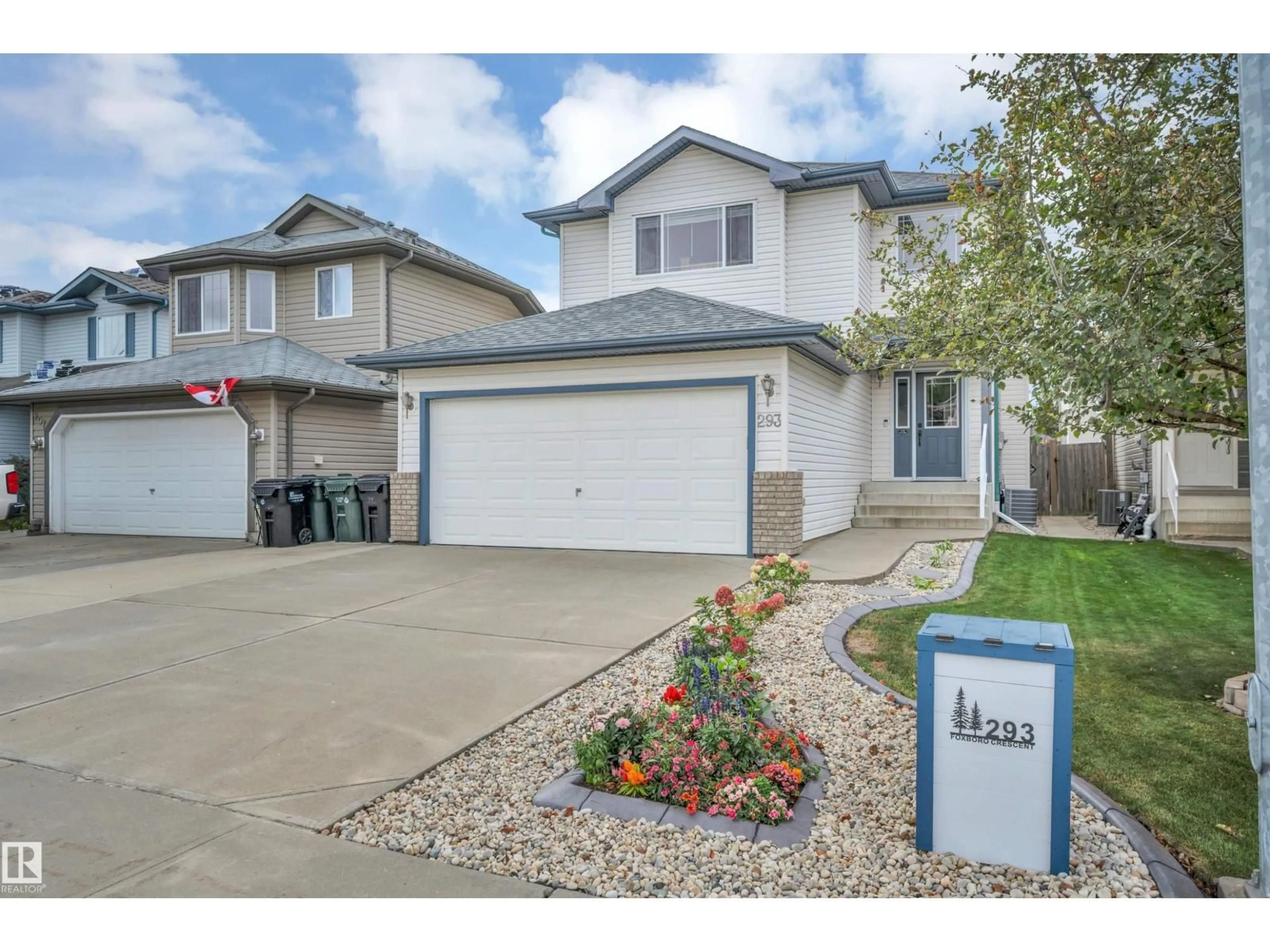 Home with vinyl exterior material, street for 293 FOXBORO CR, Sherwood Park Alberta T8A6M4