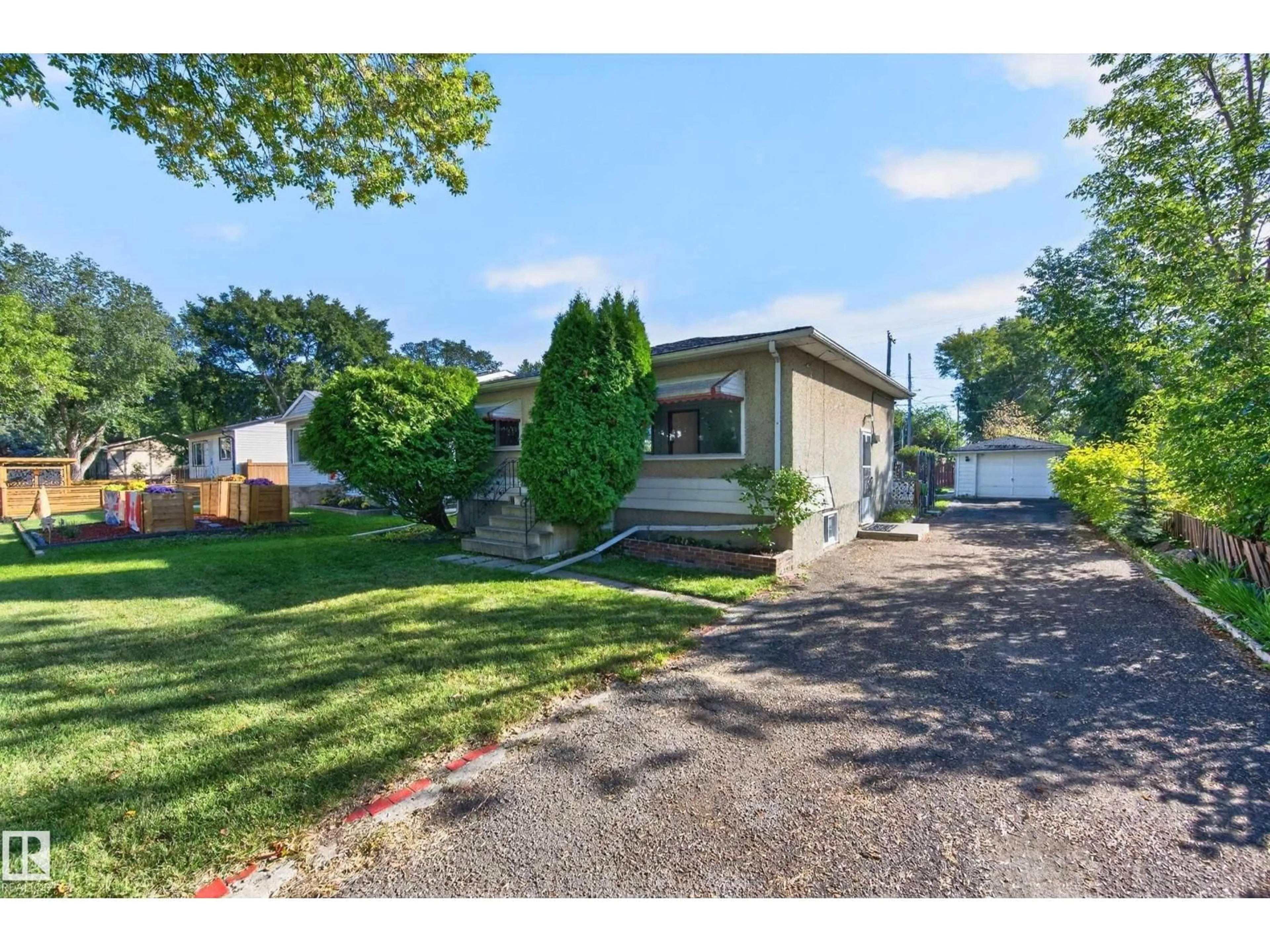 A pic from outside/outdoor area/front of a property/back of a property/a pic from drone, street for 11109 38 ST, Edmonton Alberta T5W2E9