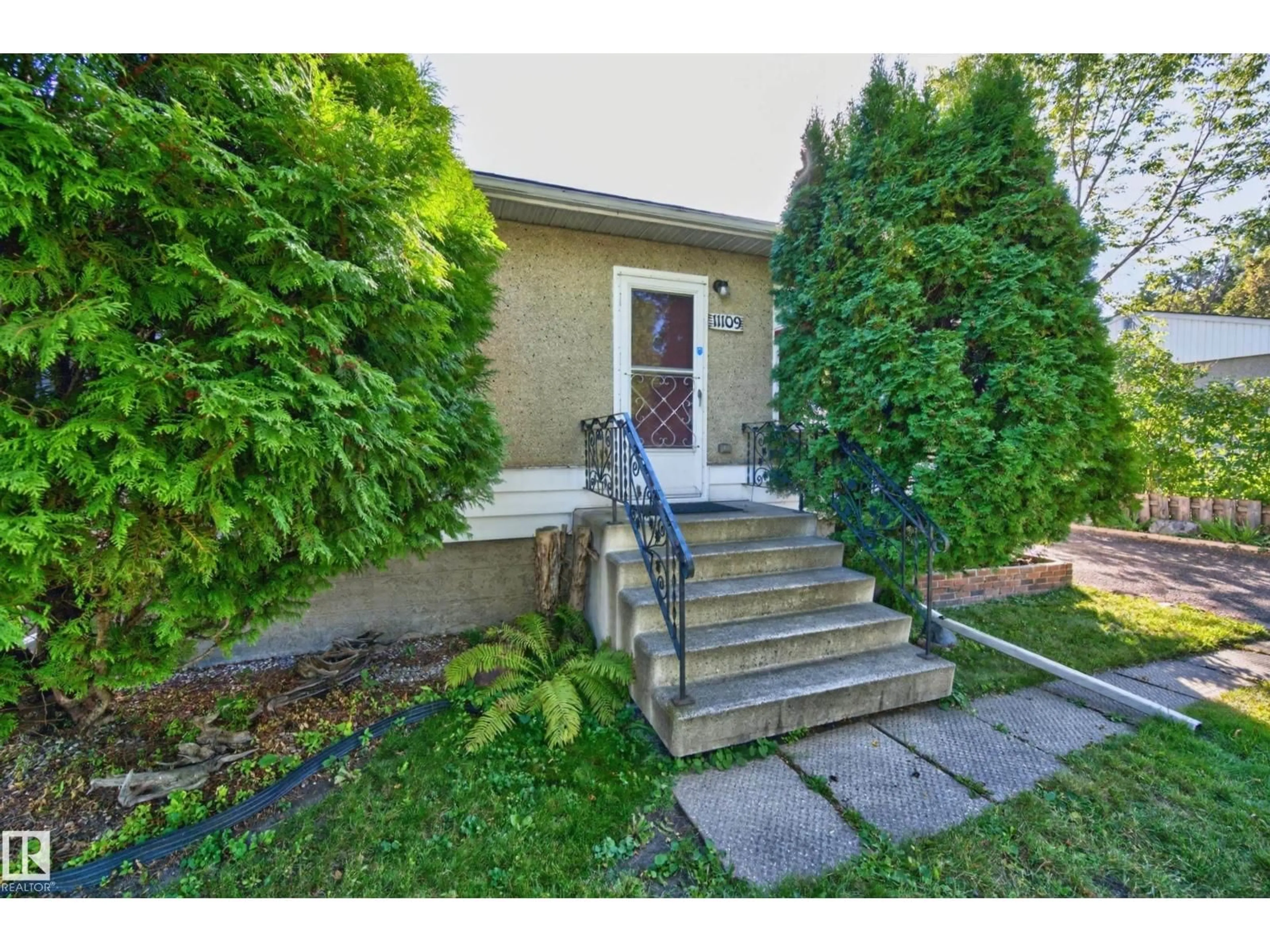 Unknown for 11109 38 ST, Edmonton Alberta T5W2E9