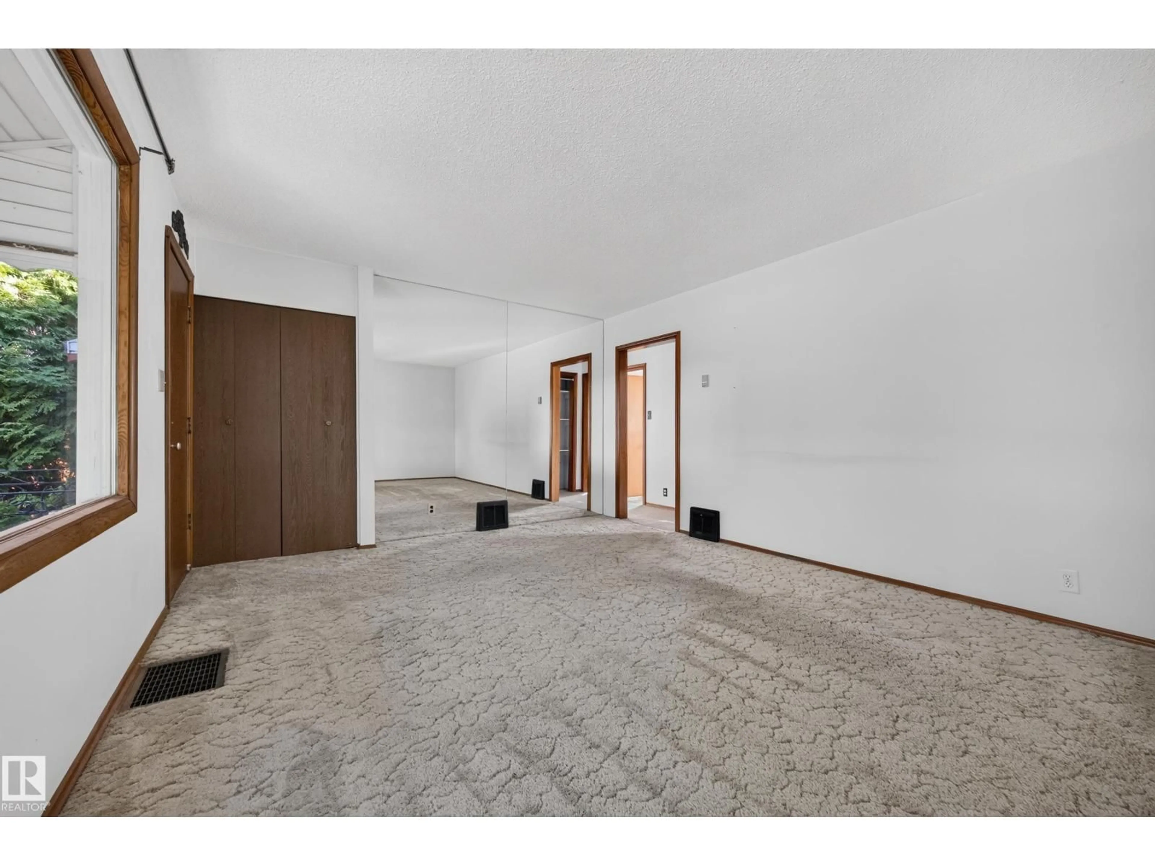 Unknown for 11109 38 ST, Edmonton Alberta T5W2E9