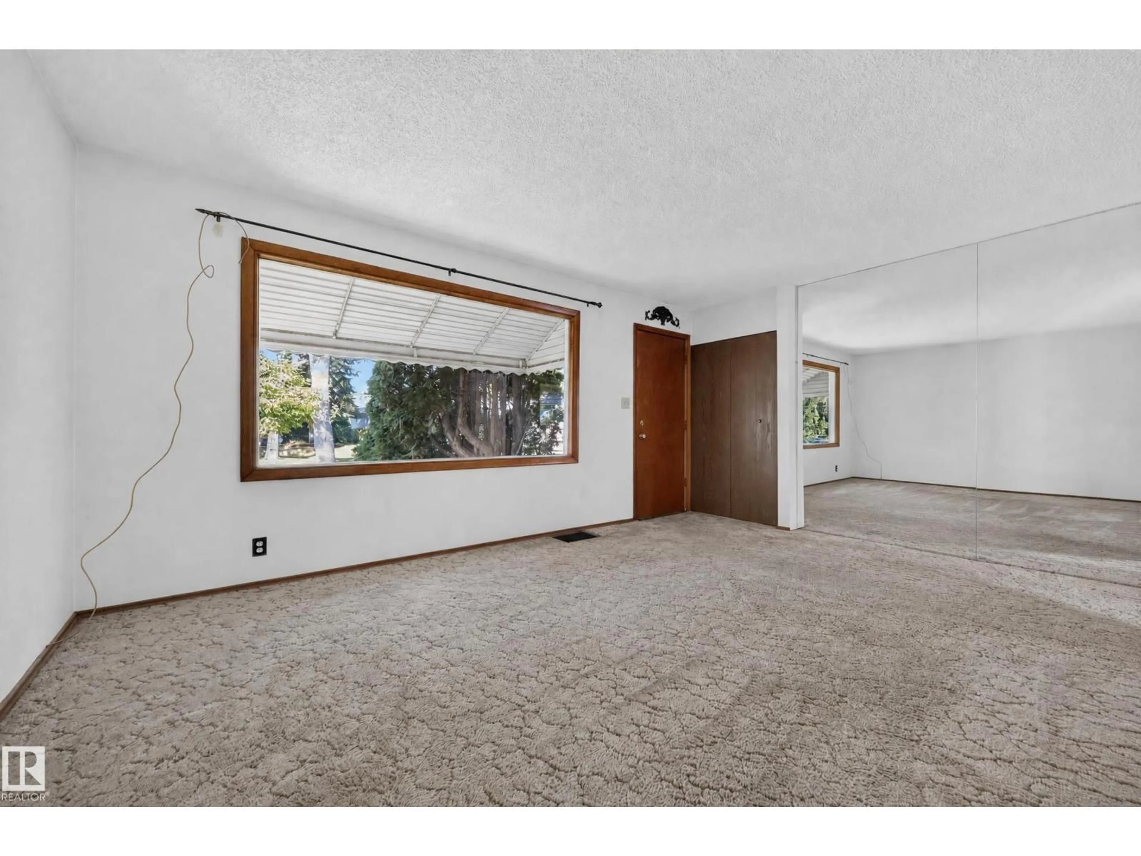 A pic of a room for 11109 38 ST, Edmonton Alberta T5W2E9