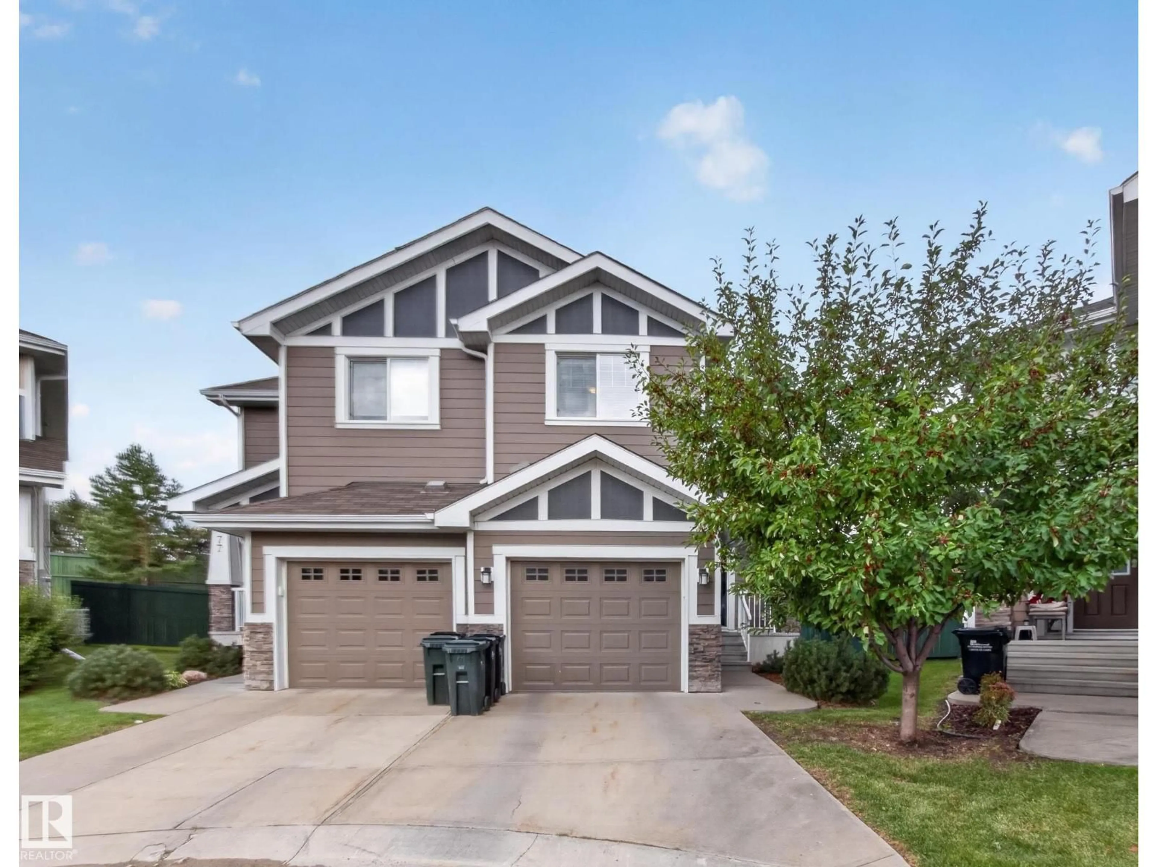 Home with vinyl exterior material, street for 79 219 CHARLOTTE WY, Sherwood Park Alberta T8H0T3
