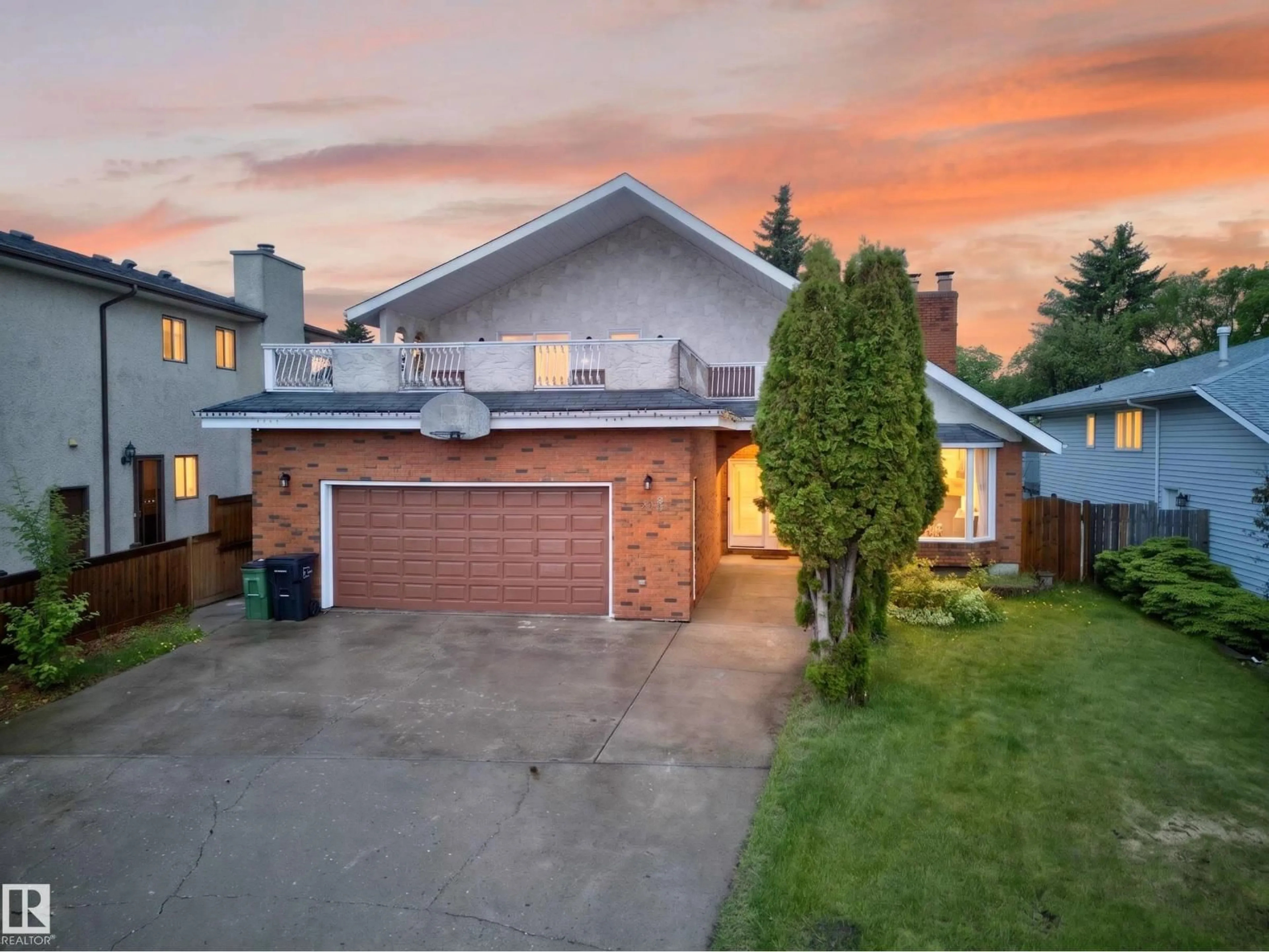 A pic from outside/outdoor area/front of a property/back of a property/a pic from drone, street for 34 GRAND MEADOWS CR, Edmonton Alberta T6L1A2