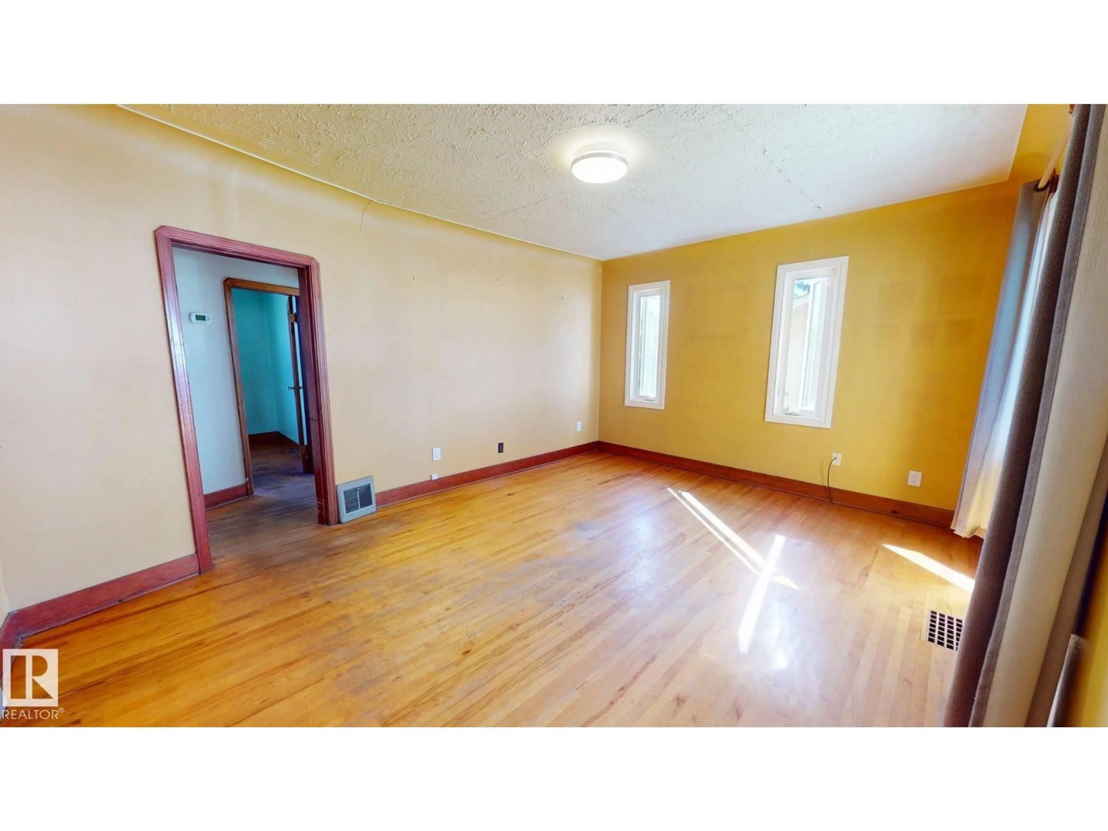 A pic of a room for 12225 81 ST, Edmonton Alberta T5B2T2
