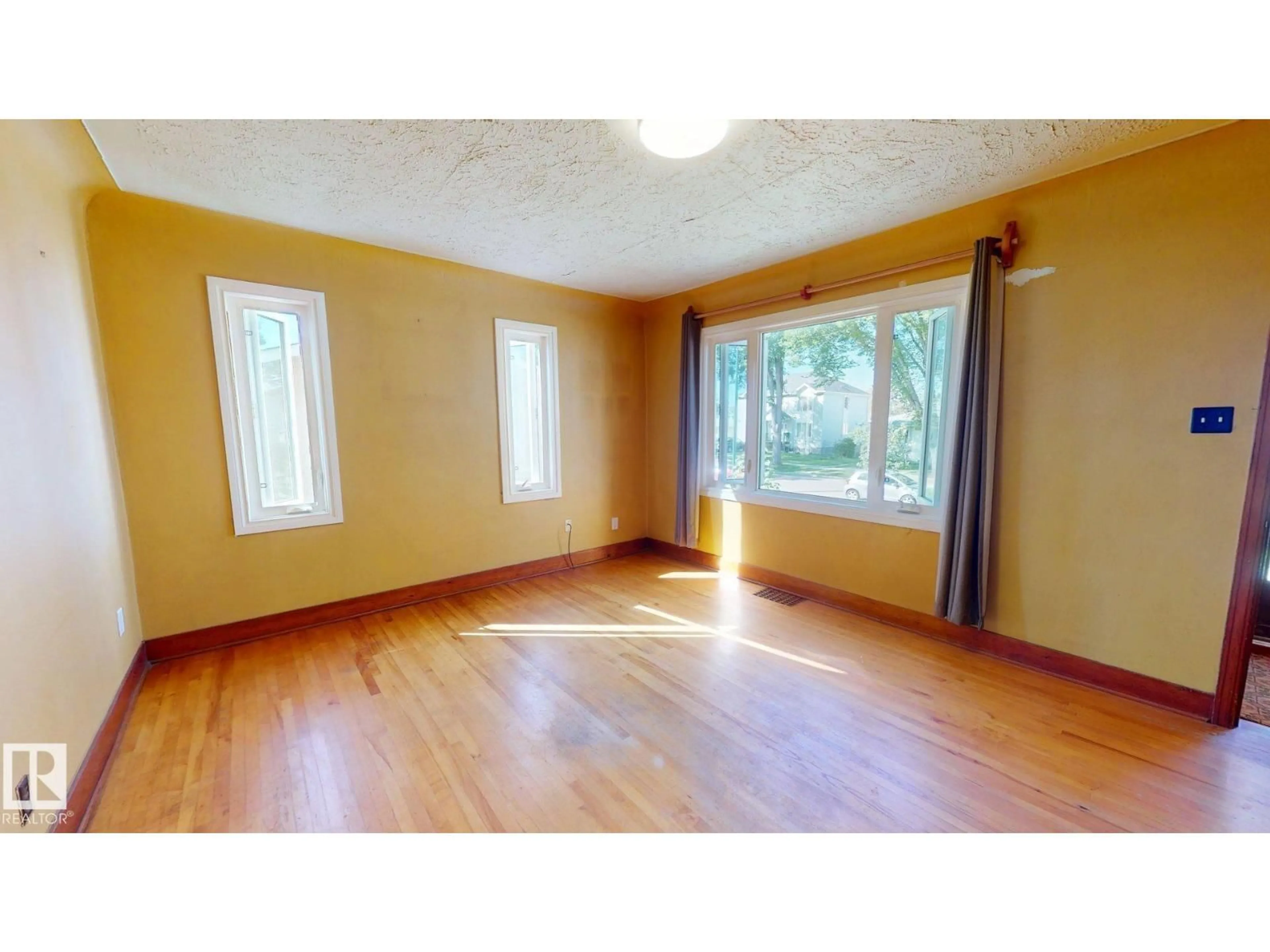 A pic of a room for 12225 81 ST, Edmonton Alberta T5B2T2